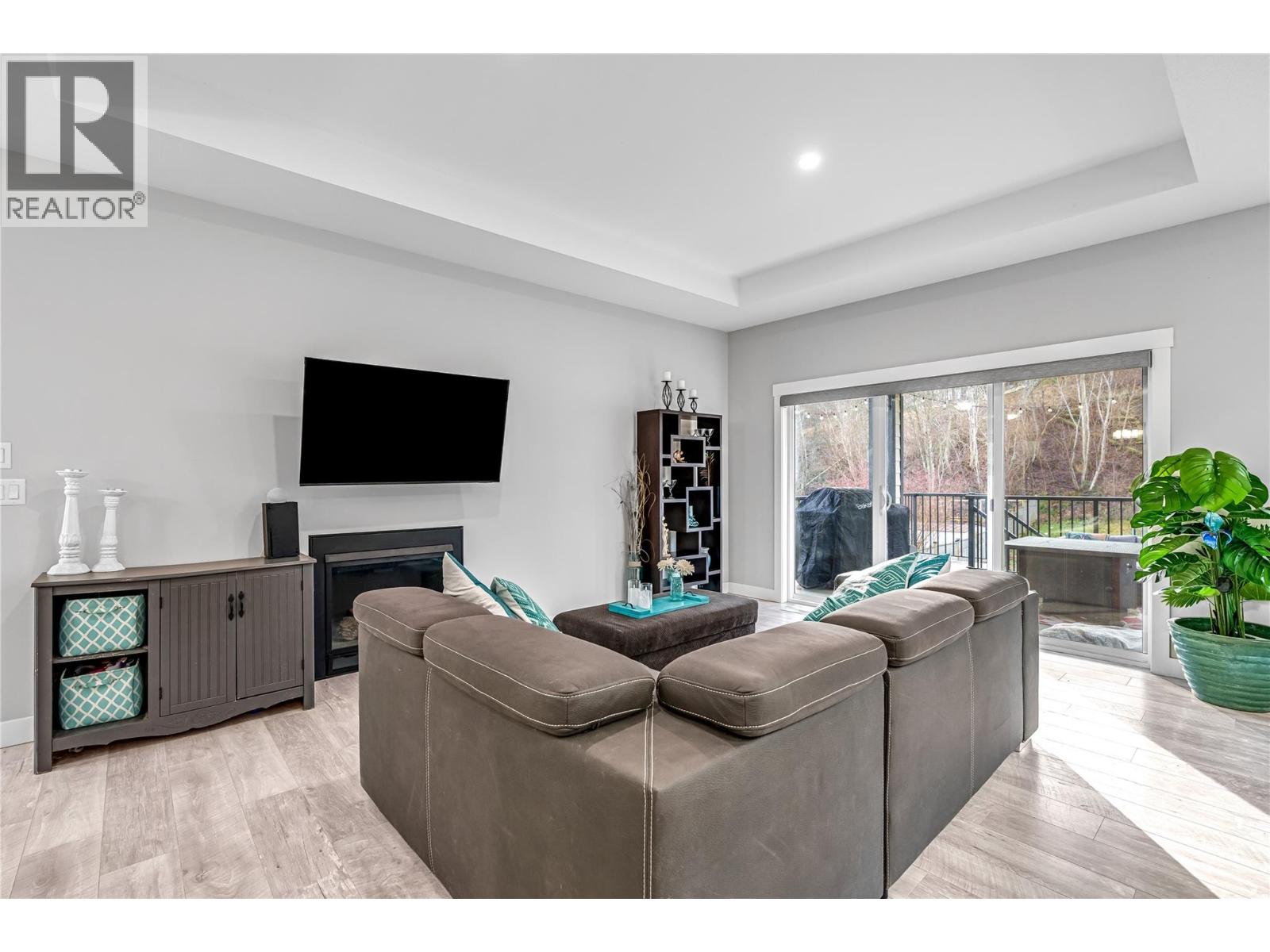 3445 Jackson Avenue, Armstrong