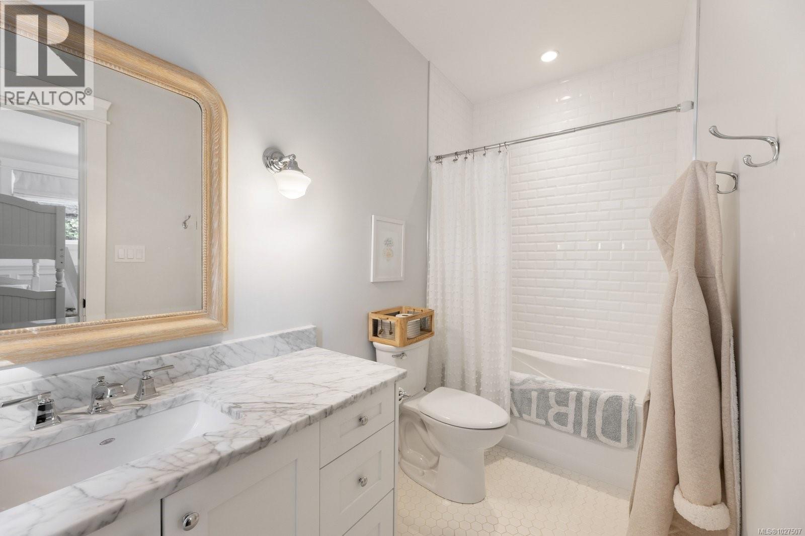  1701 Texada Terrace, North Saanich