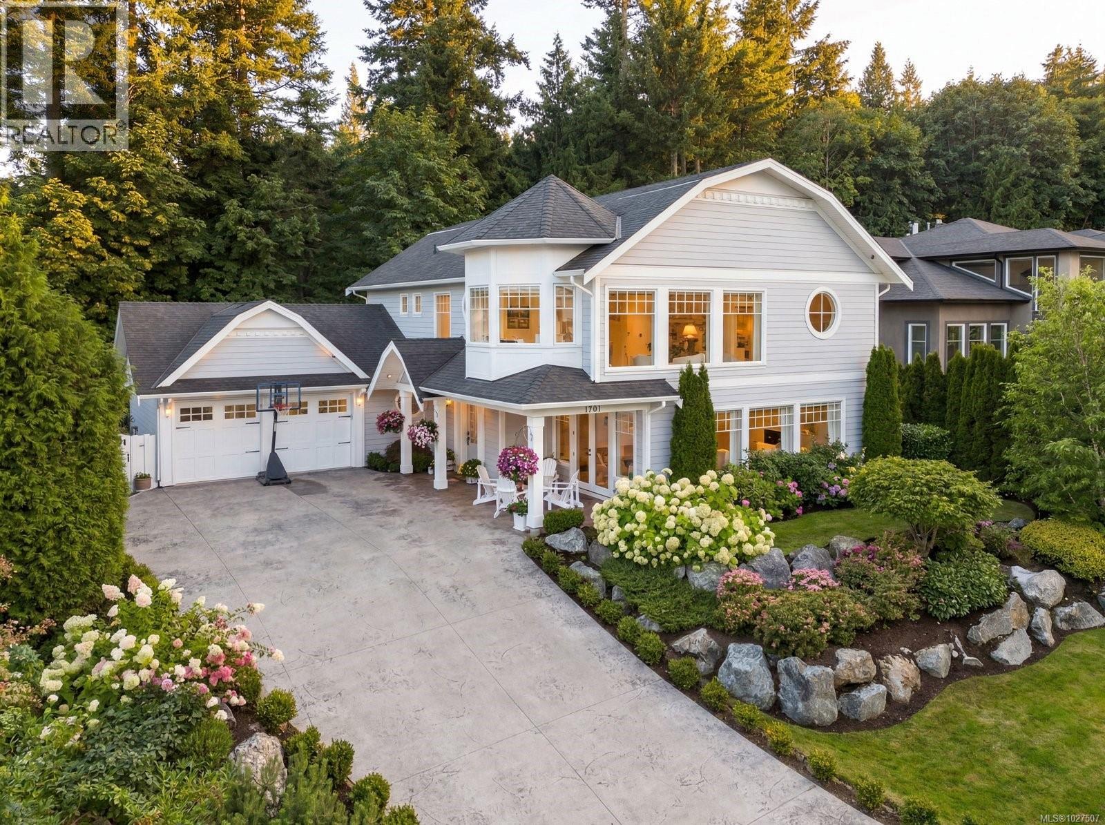  1701 Texada Terrace, North Saanich