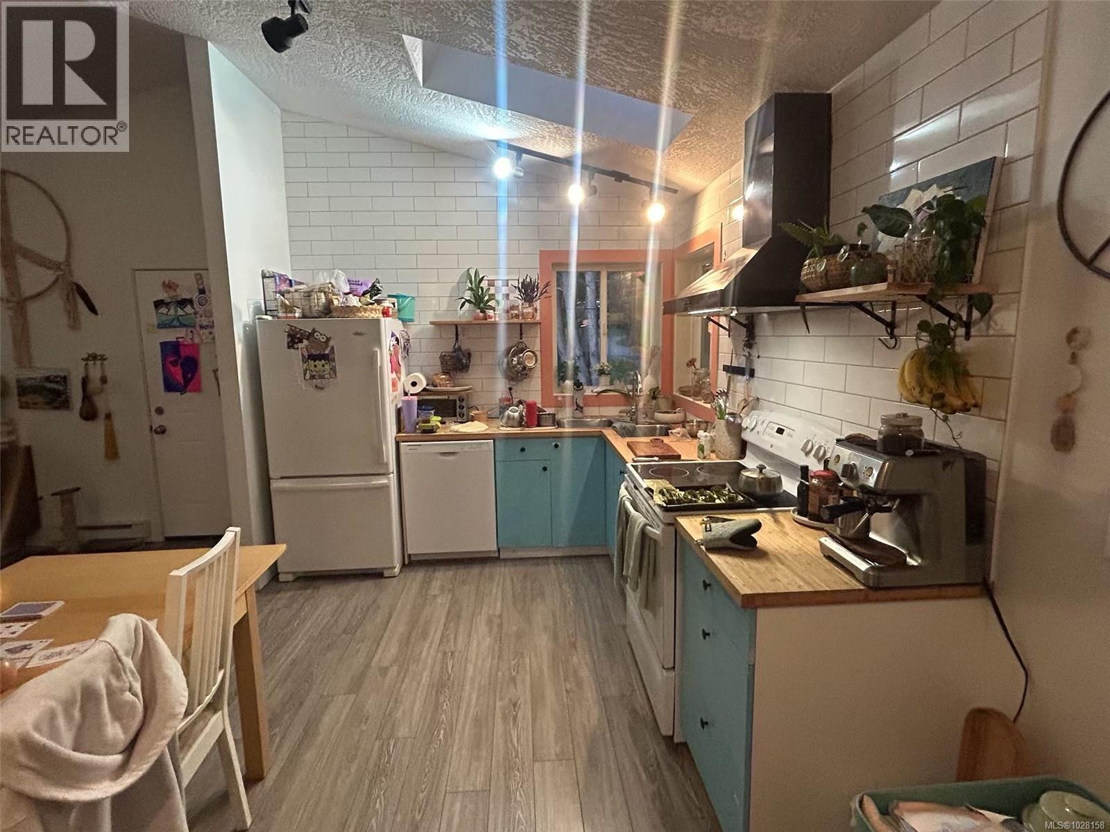 2550 Sooke River Rd, Sooke