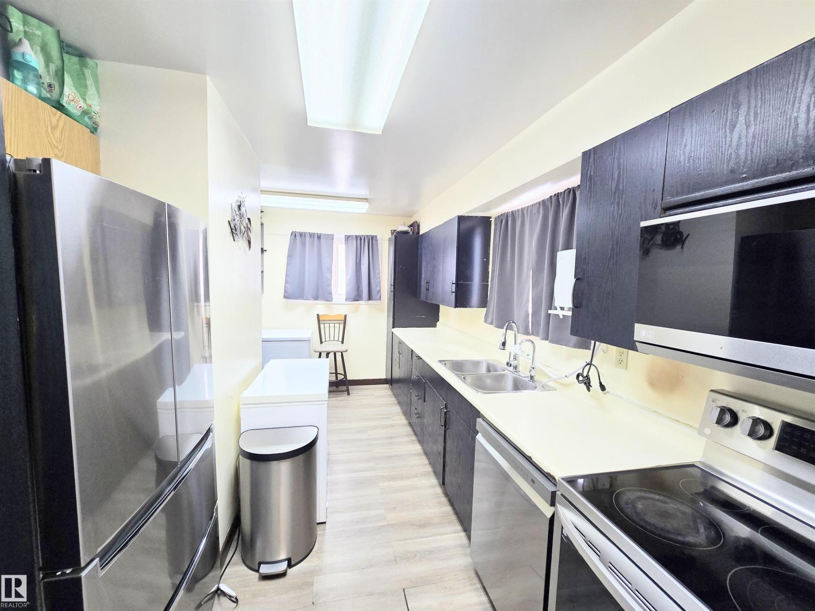 #2 4403 RIVERBEND RD NW - 3