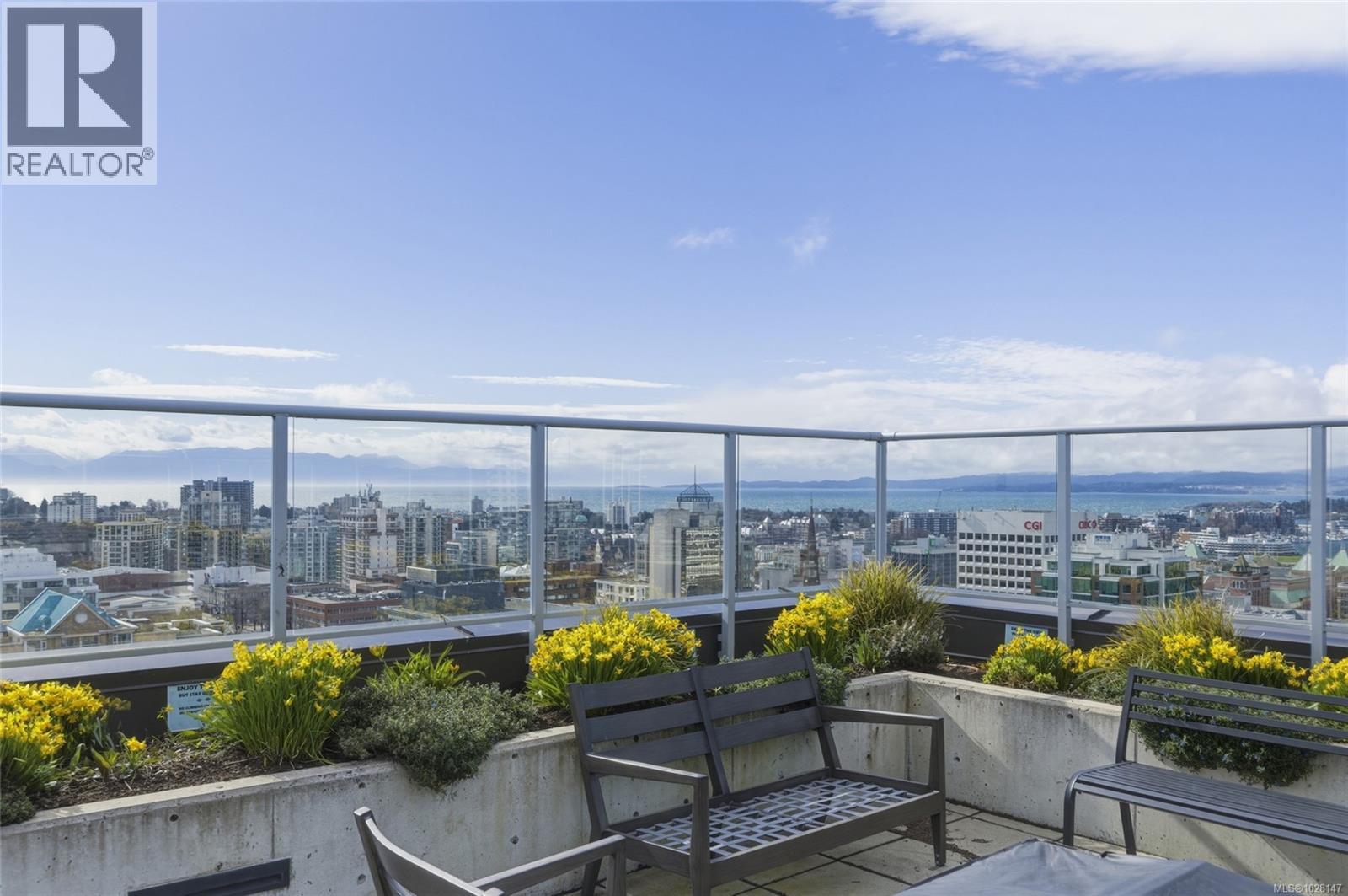 #809 845 Johnson St - 28