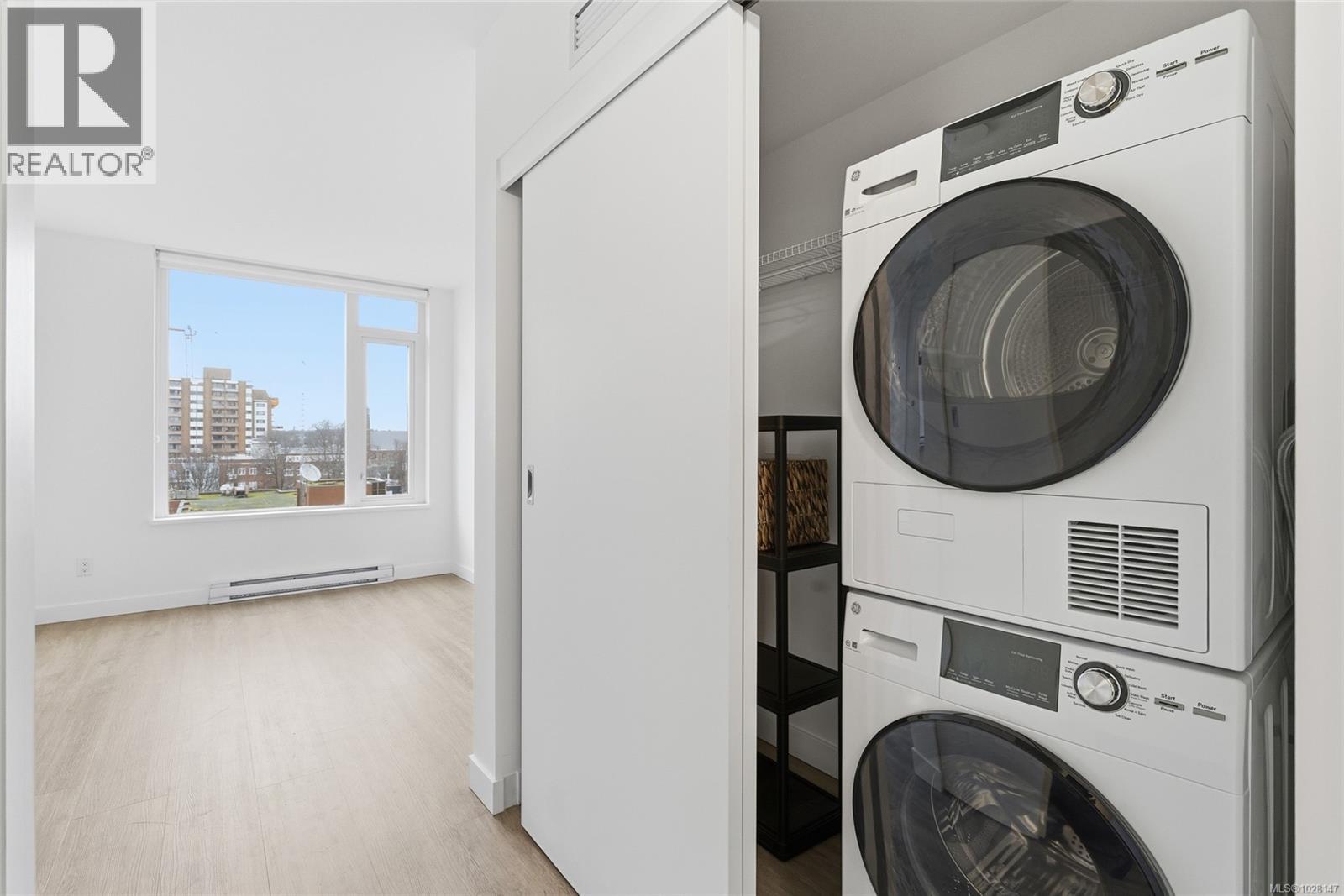 #809 845 Johnson St - 21
