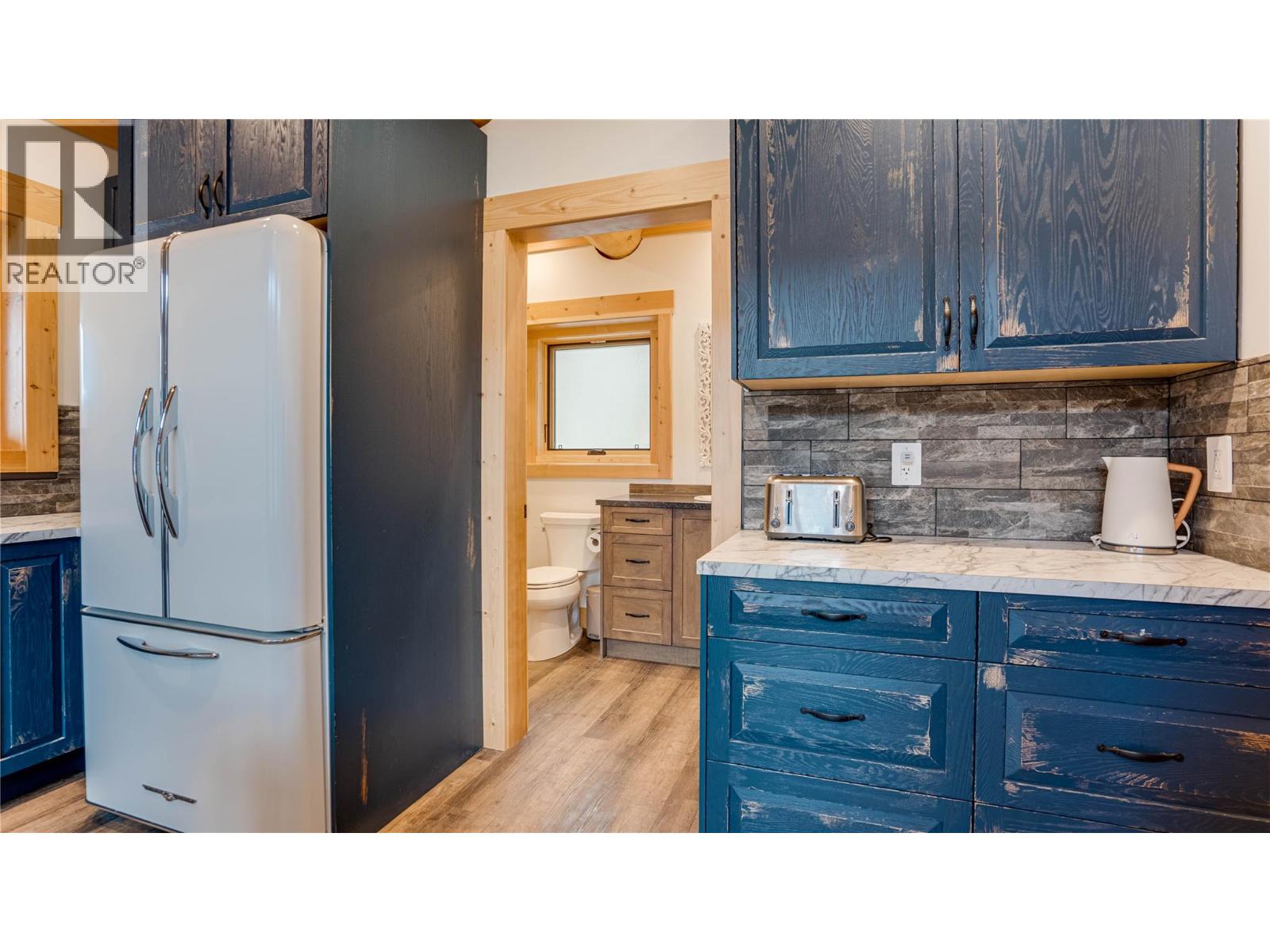 682 LOWER INONOAKLIN ROAD - 20