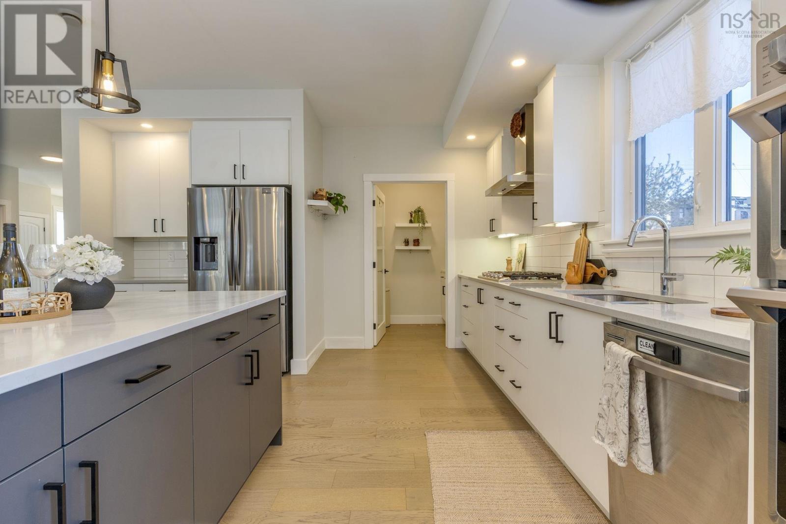 Property 38 of 47 of 72 Bristolton Avenue