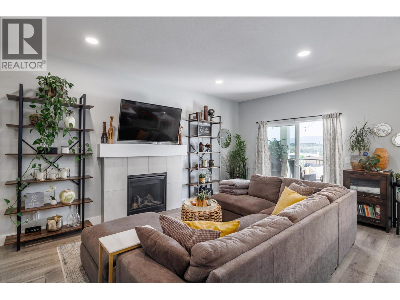 2359 Hawks Boulevard - 3
