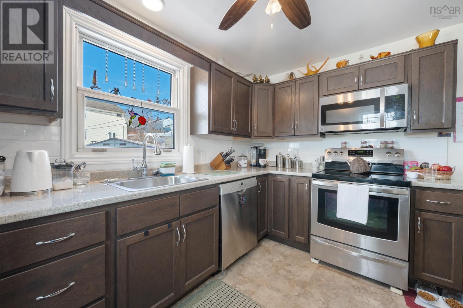 Property 10 of 19 of 122 Cote Des Neiges Road