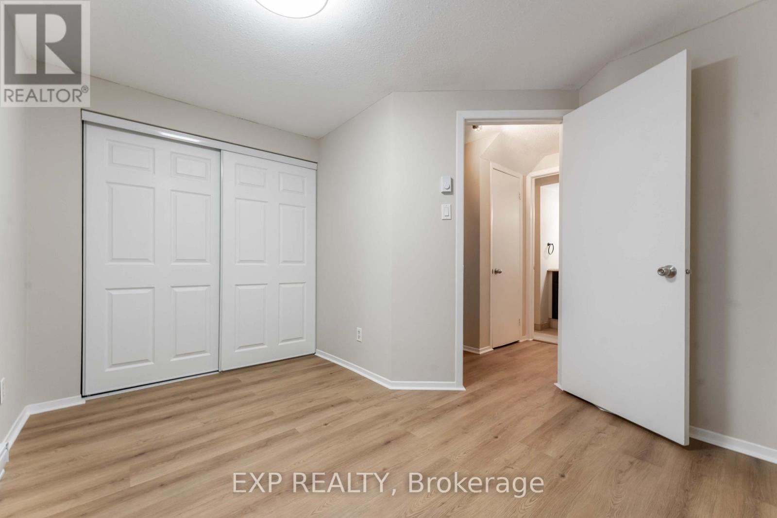 #45A 802 ST. ANDRE DRIVE - 33