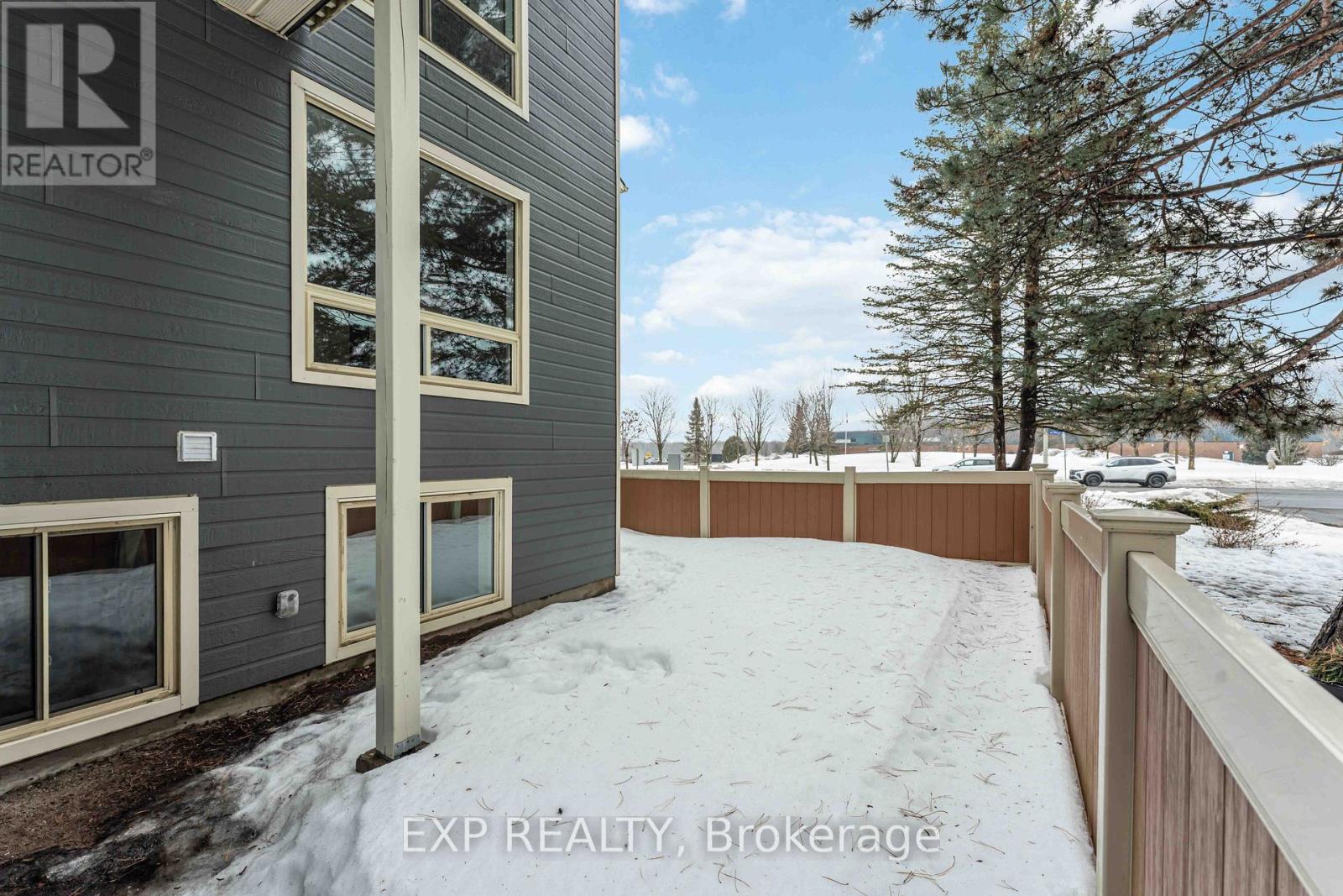 #45A 802 ST. ANDRE DRIVE - 36