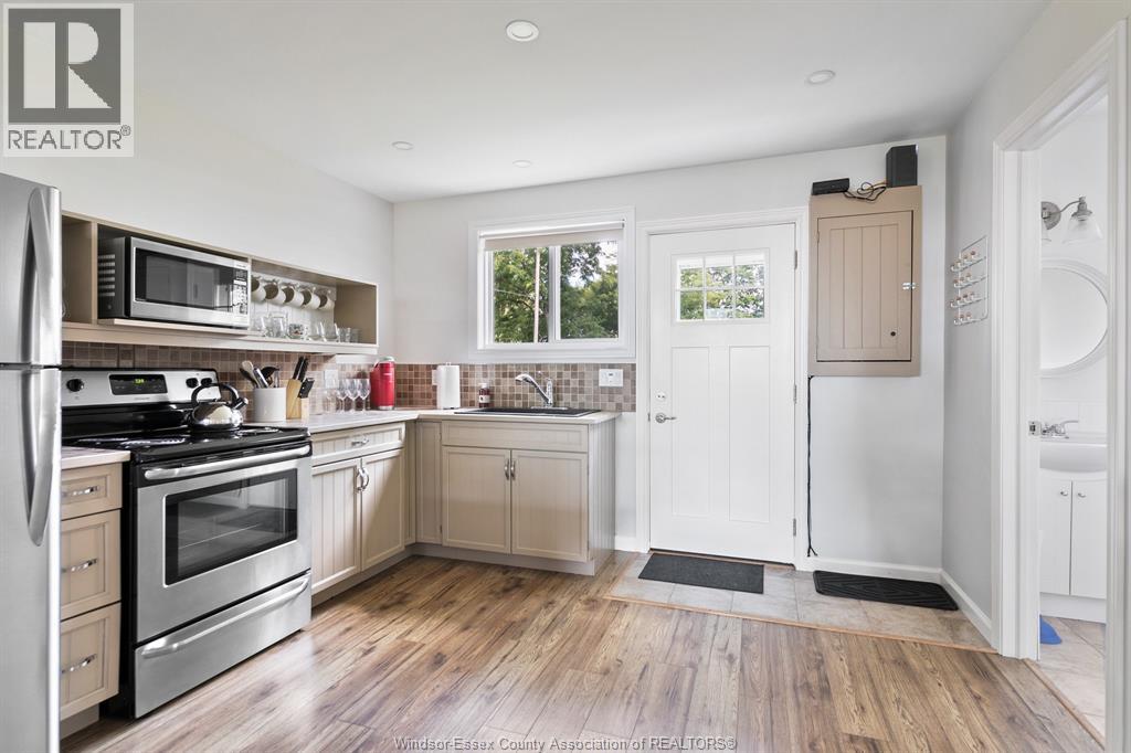 864 Lawrence AVENUE - 10