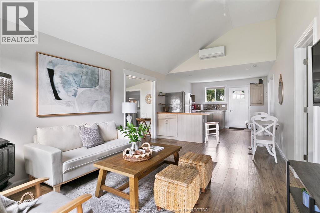 864 Lawrence AVENUE - 12