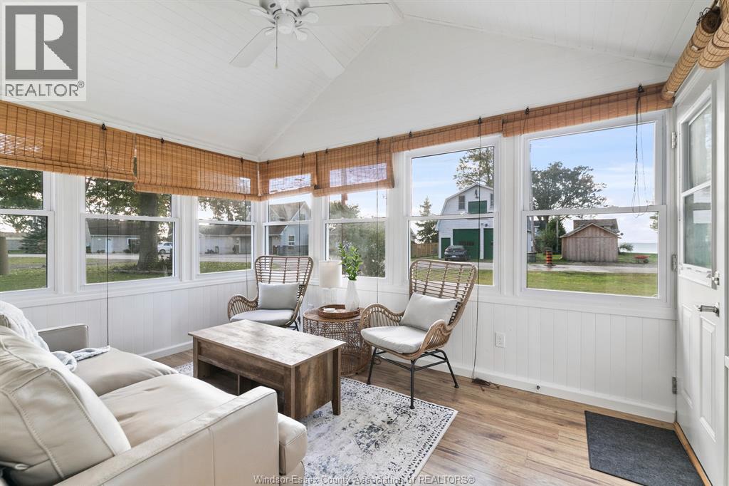 864 Lawrence AVENUE - 23