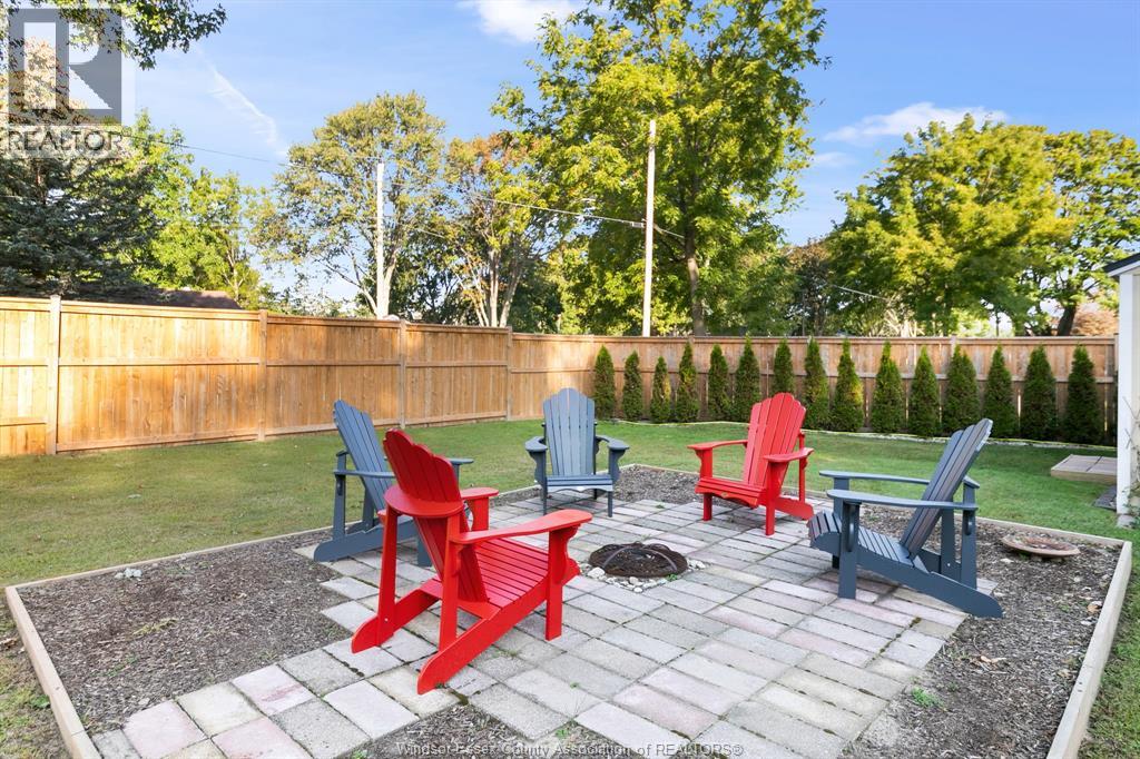 864 Lawrence AVENUE - 30