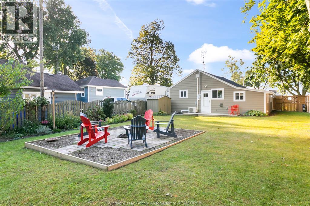 864 Lawrence AVENUE - 32