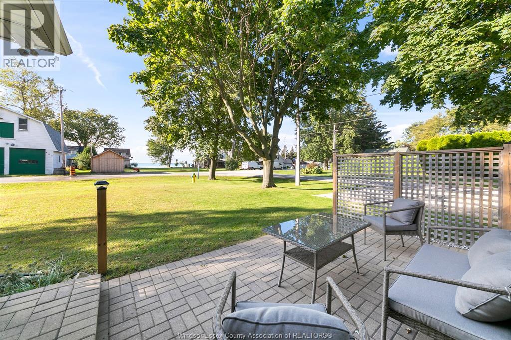 864 Lawrence AVENUE - 34