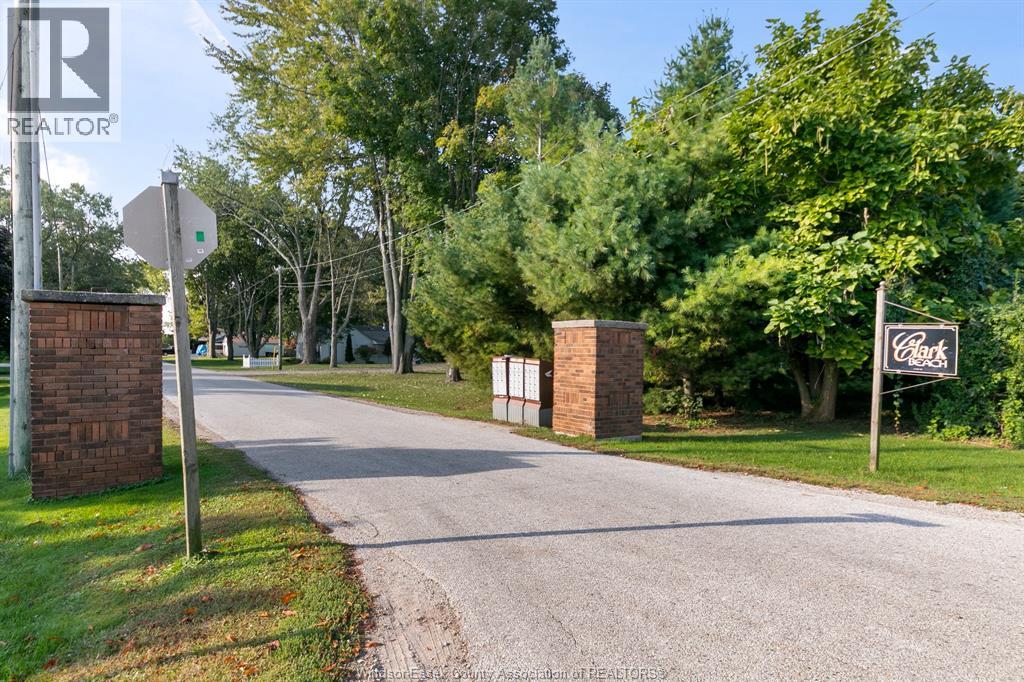 864 Lawrence AVENUE - 6