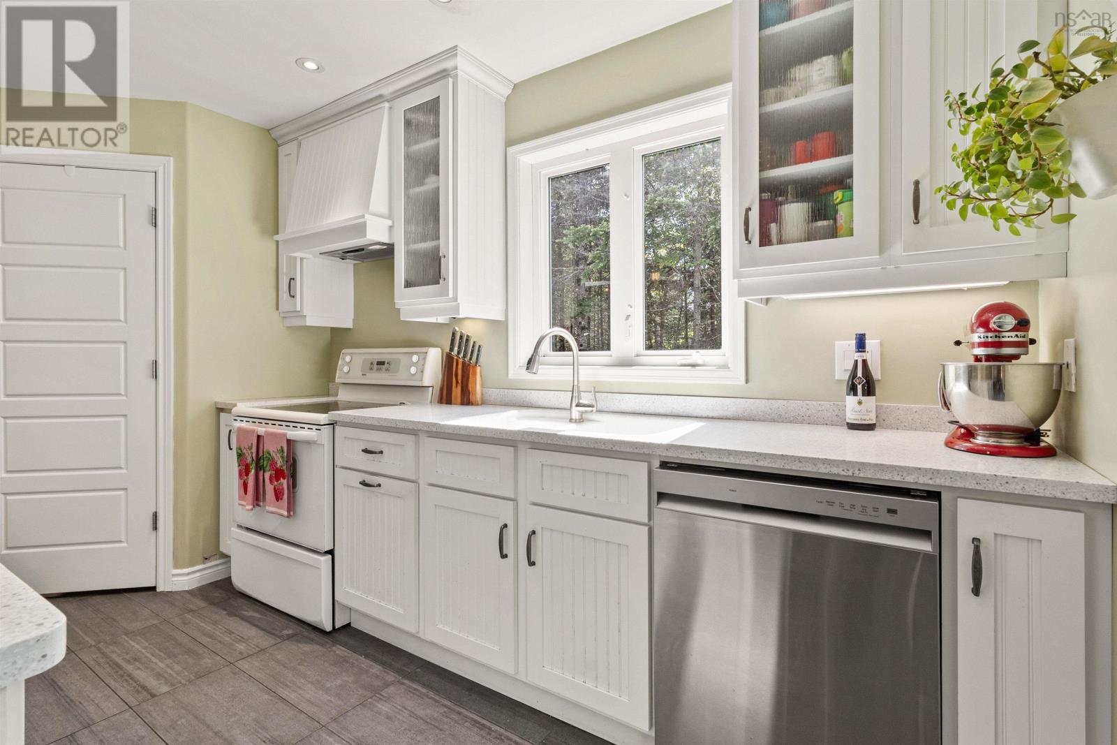 Property 20 of 51 of 252 Hillside Drive