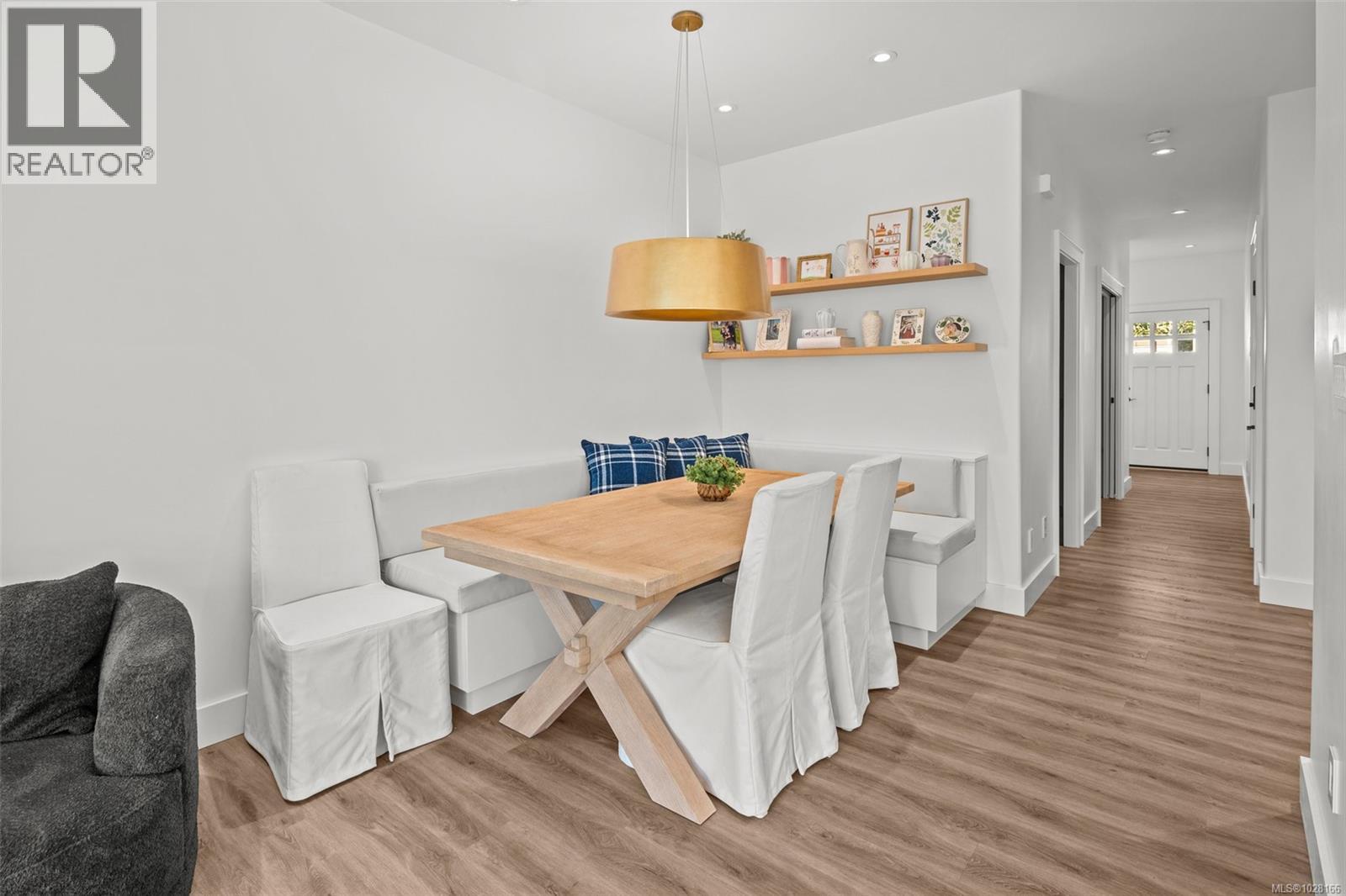 Single Family House for Sale in   Wilkinson Rd Wilkinson Ridge Saanich 