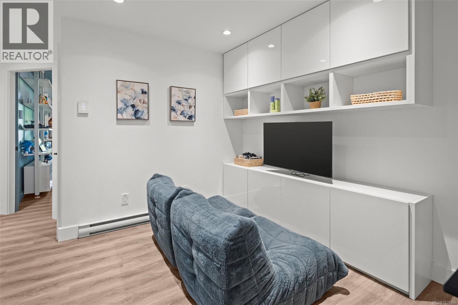 Single Family House for Sale in   Wilkinson Rd Wilkinson Ridge Saanich 