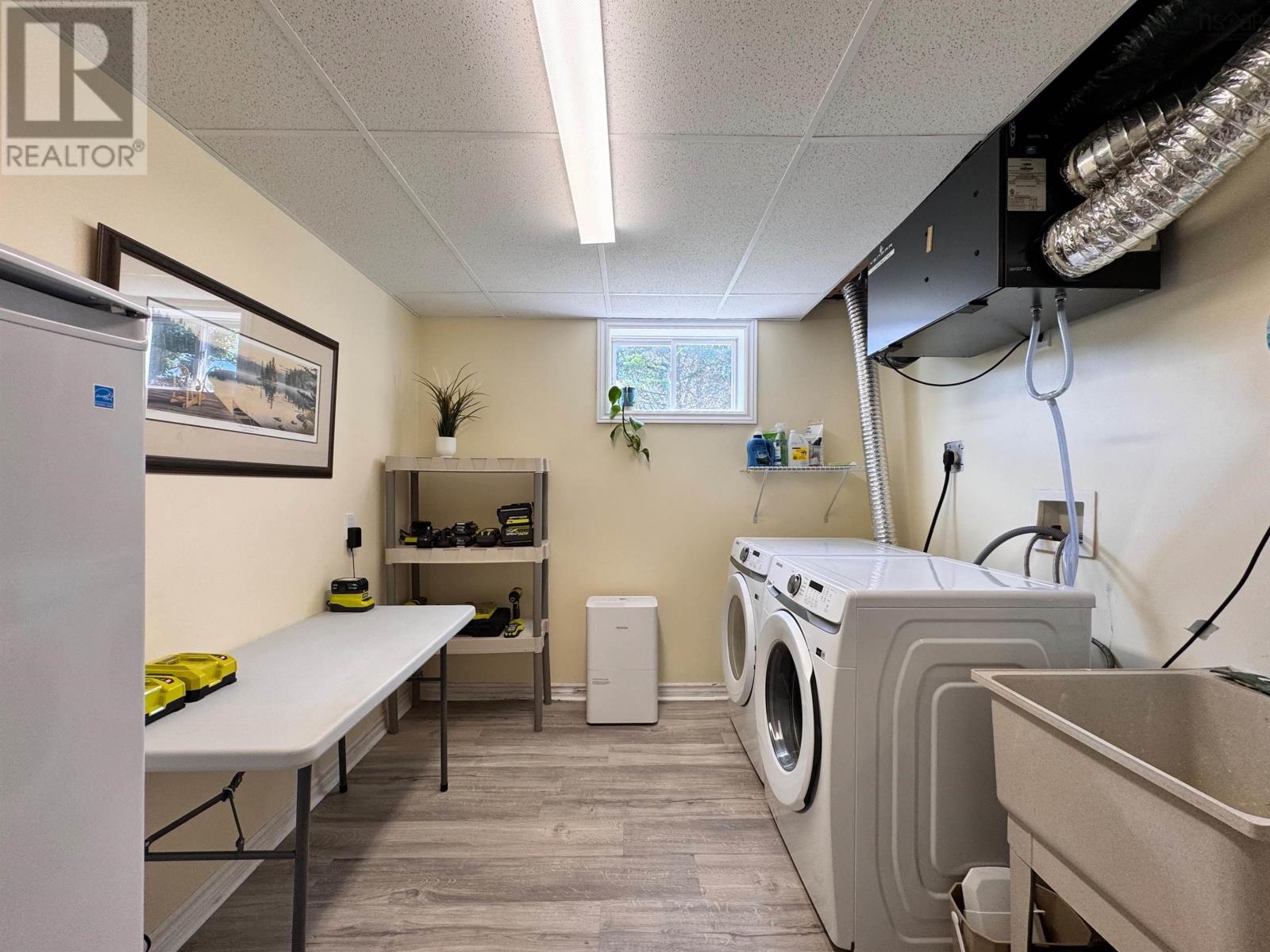 Property 33 of 48 of 48 Seaview Drive