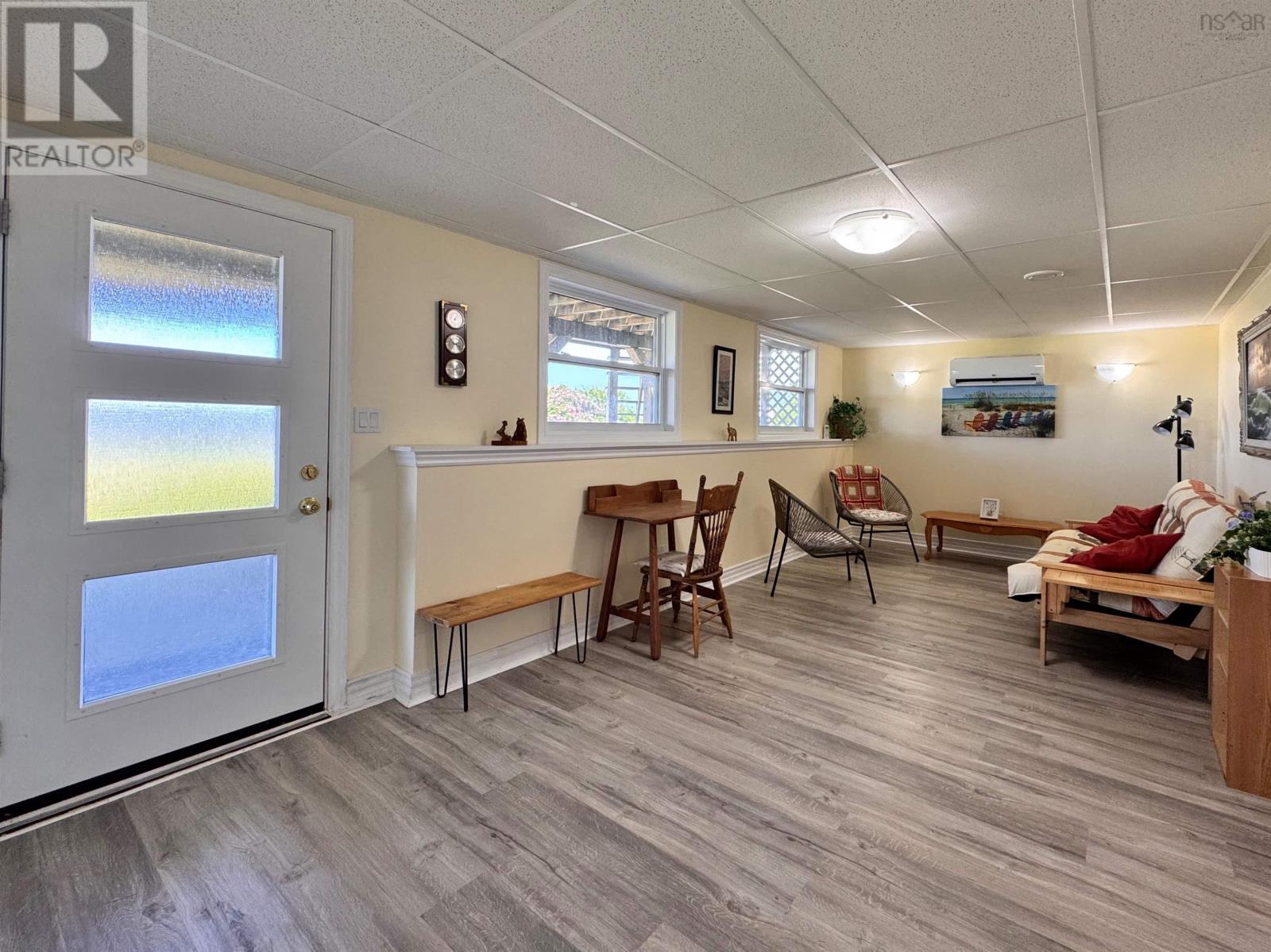 Property 25 of 48 of 48 Seaview Drive