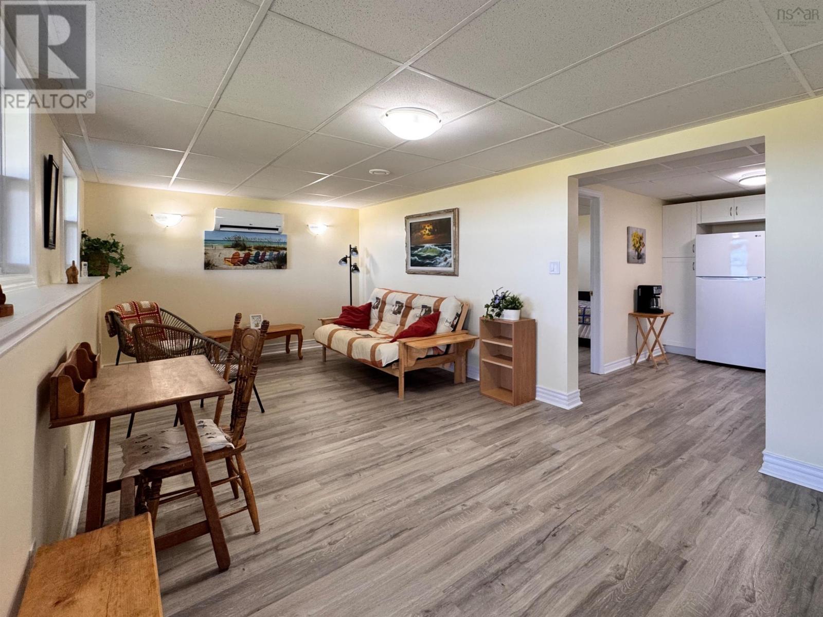 Property 26 of 48 of 48 Seaview Drive