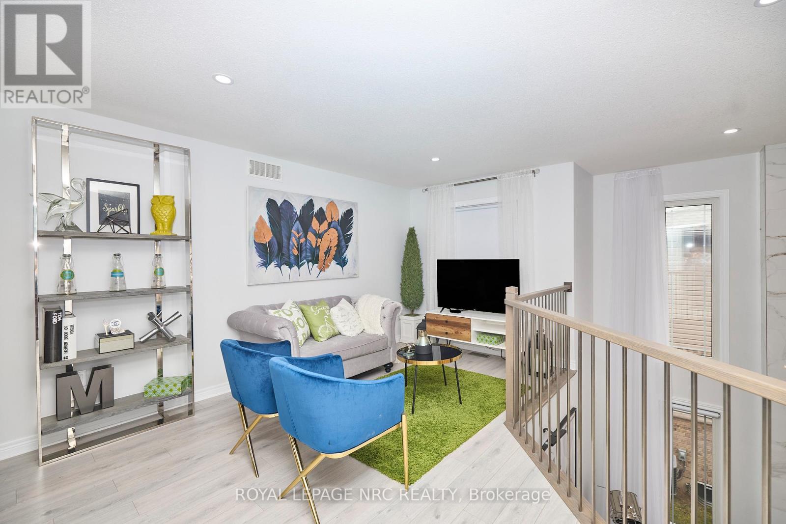 31 BERGENSTEIN CRES CRESCENT - 28