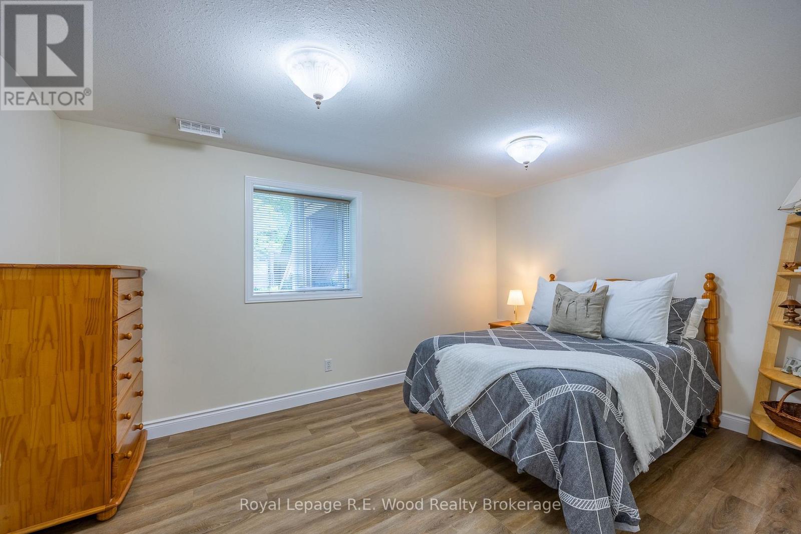 5-bedroom home for sale at 36 WOODLAND CRESCENT, Tillsonburg ON · photo 34 of 49