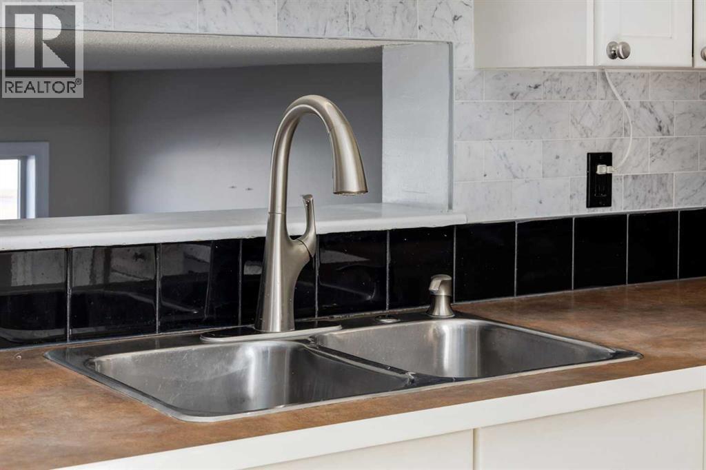 Single Family House 5 Level for Sale in  Copperfield Court SE Copperfield Calgary 