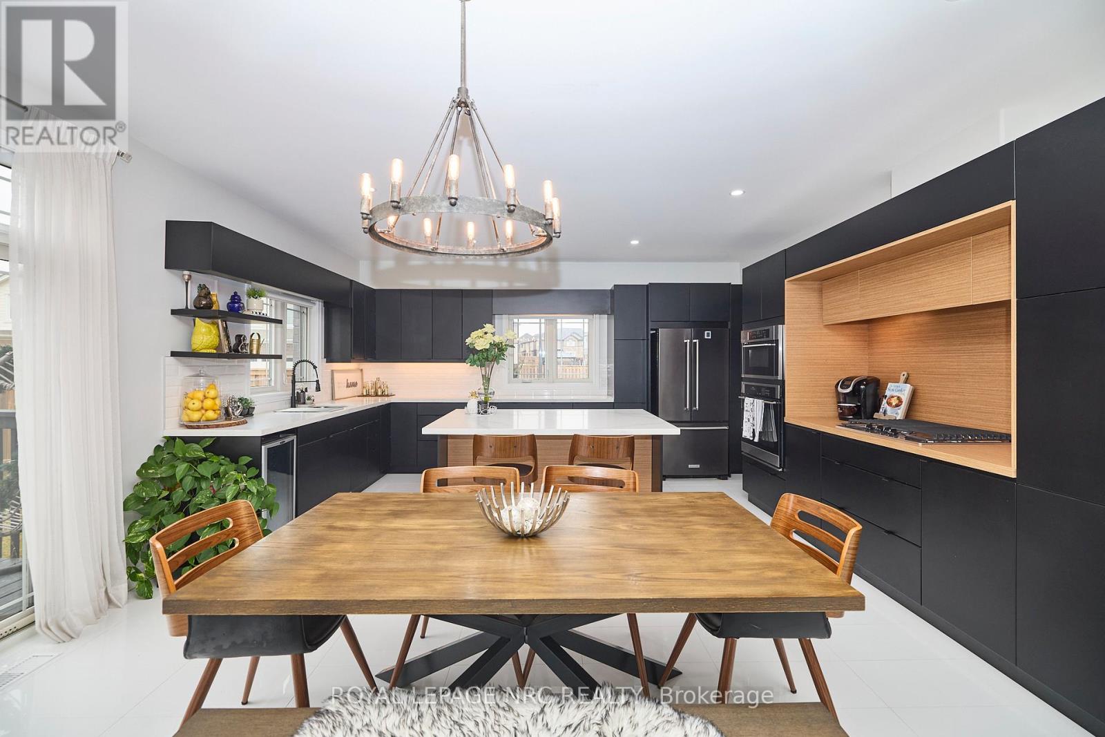 31 BERGENSTEIN CRES CRESCENT - 21