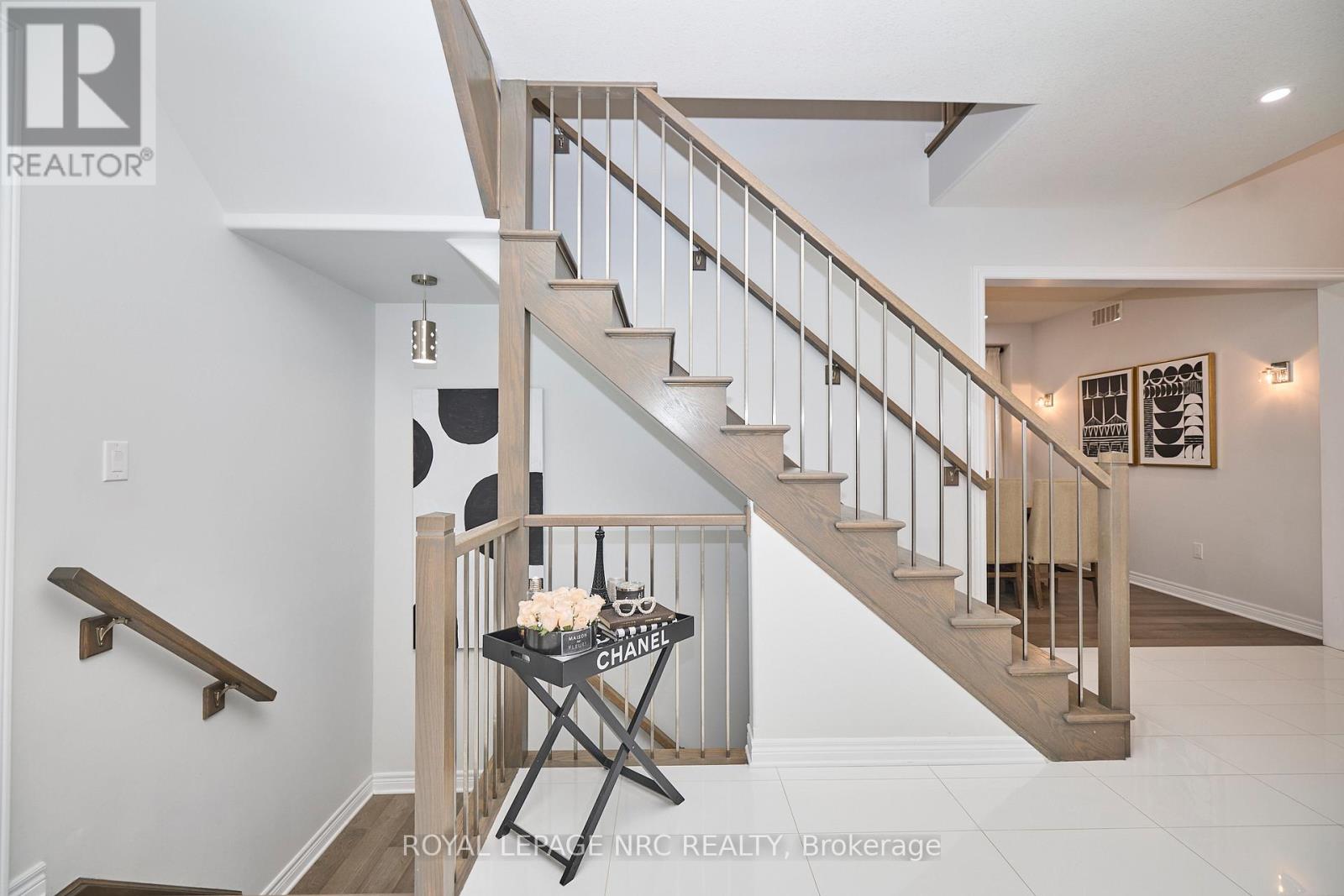 31 BERGENSTEIN CRES CRESCENT - 24