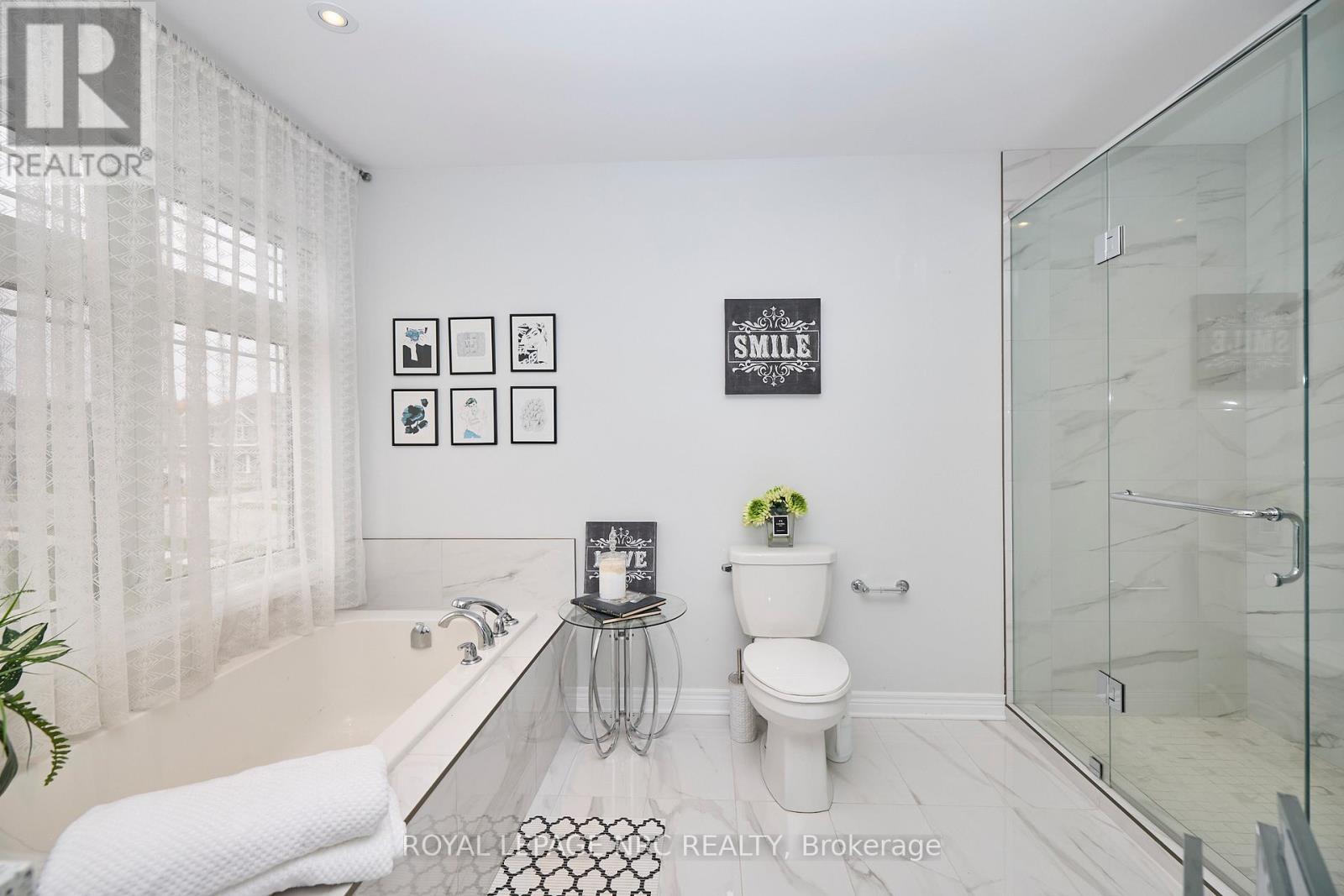 31 BERGENSTEIN CRES CRESCENT - 34