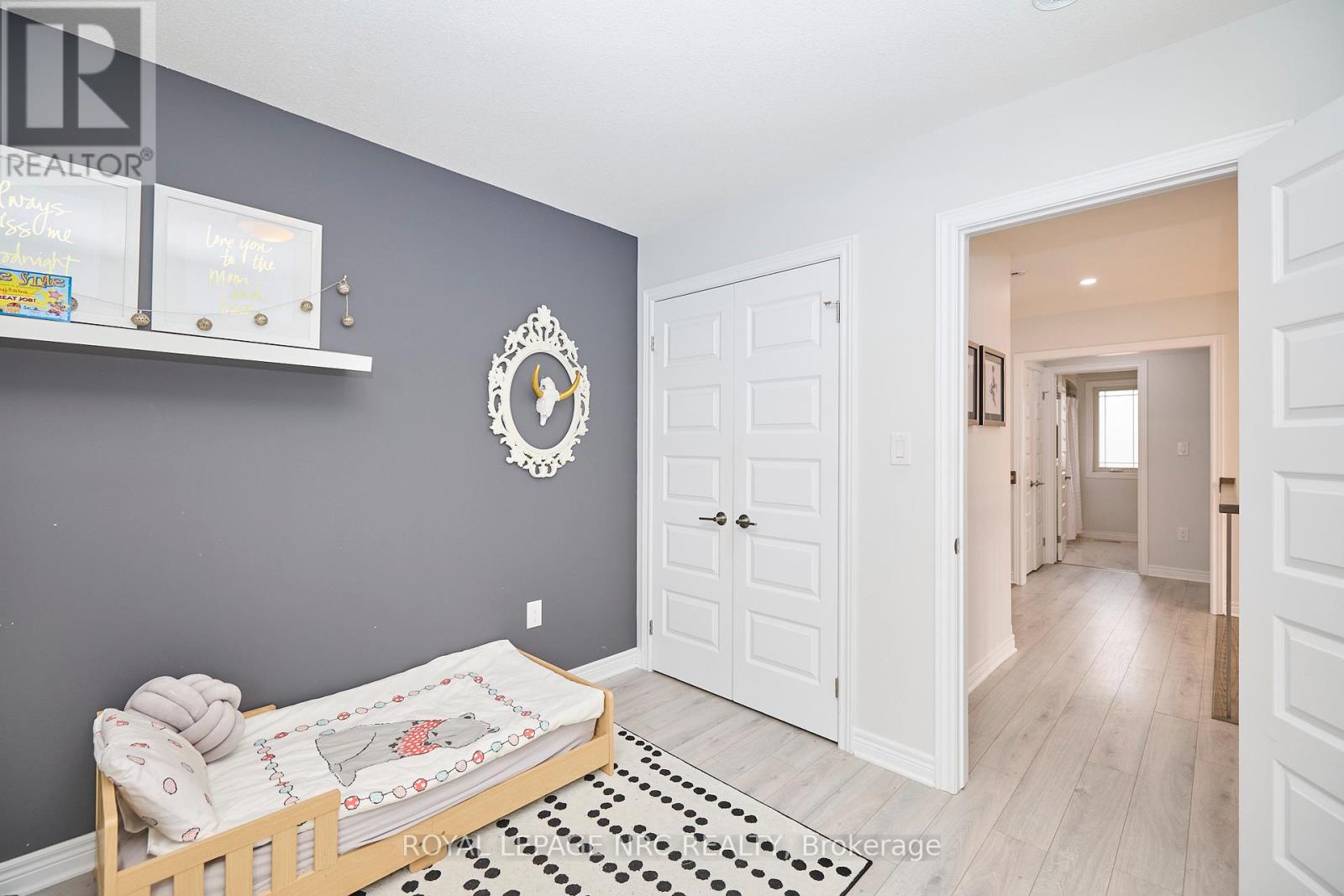 31 BERGENSTEIN CRES CRESCENT - 37