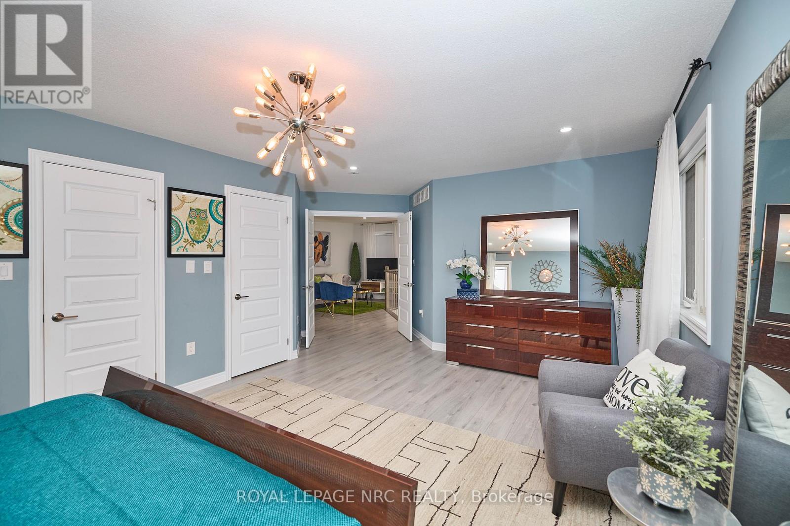 31 BERGENSTEIN CRES CRESCENT - 31