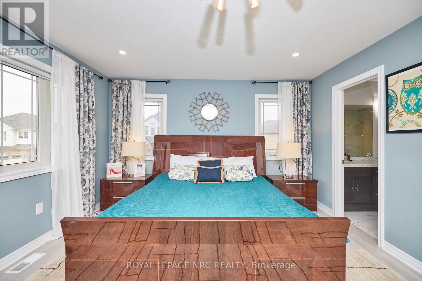31 BERGENSTEIN CRES CRESCENT - 32