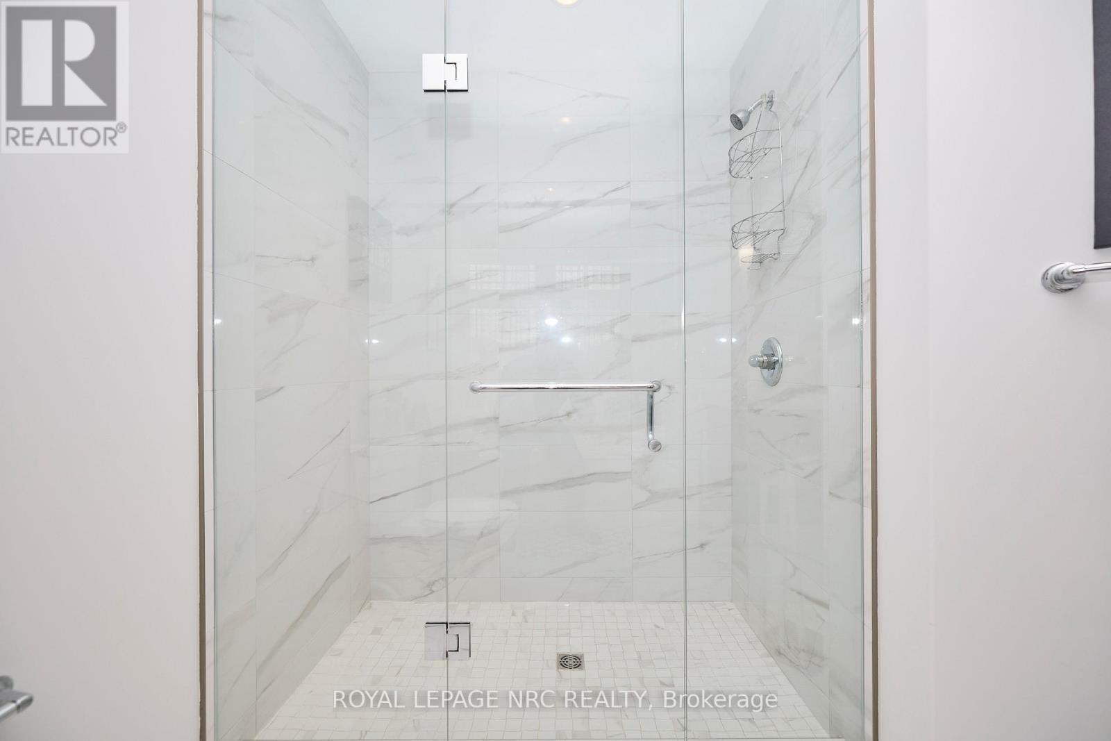 31 BERGENSTEIN CRES CRESCENT - 36