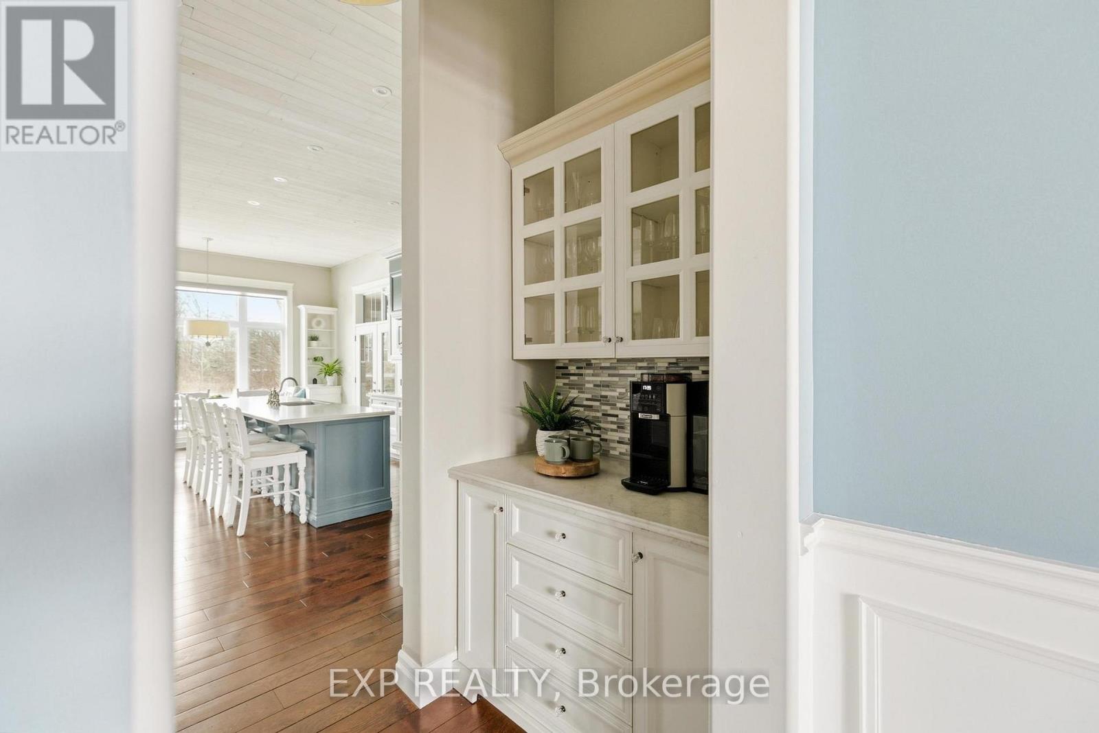 46 WOODSIDE DRIVE - 19