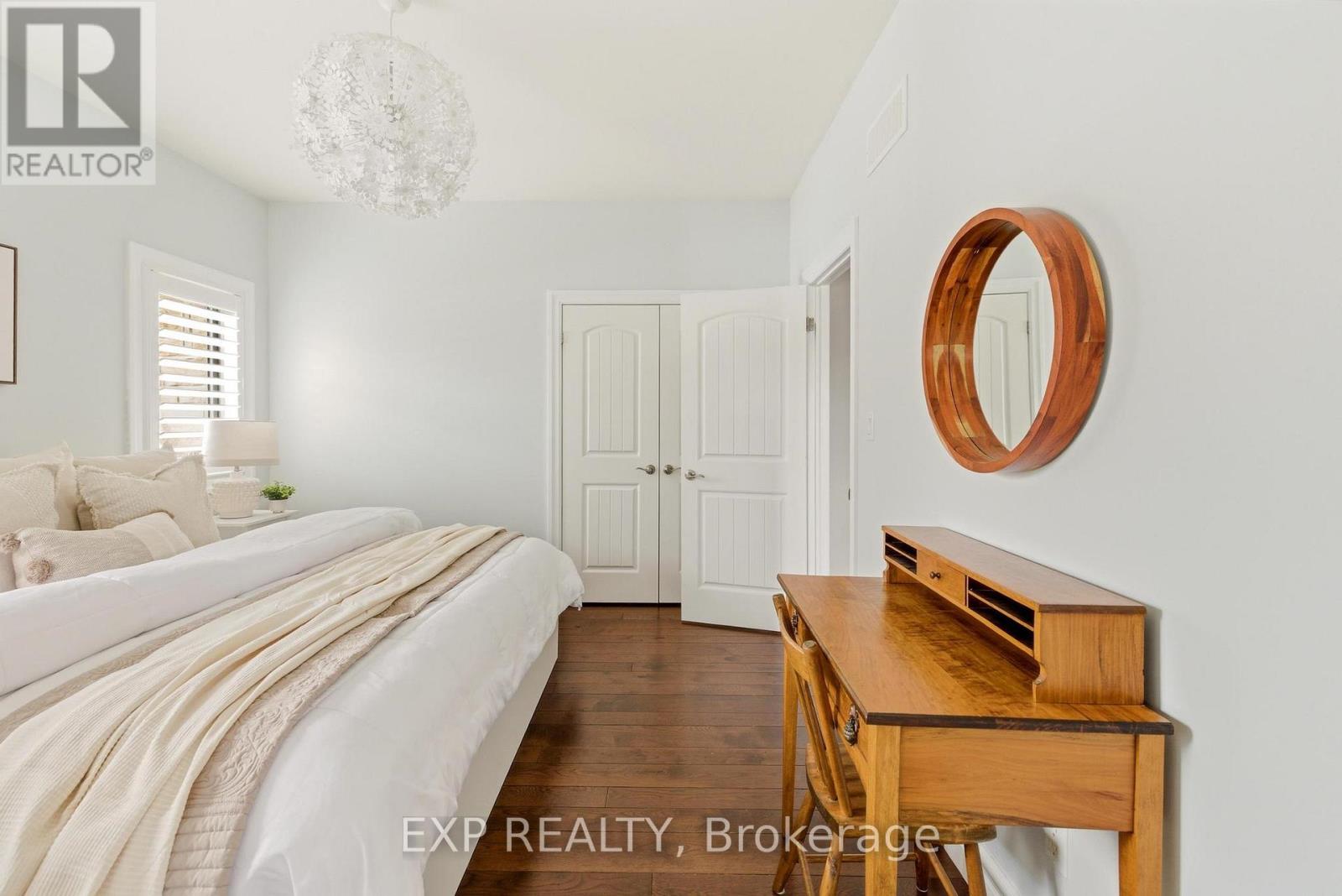 46 WOODSIDE DRIVE - 30