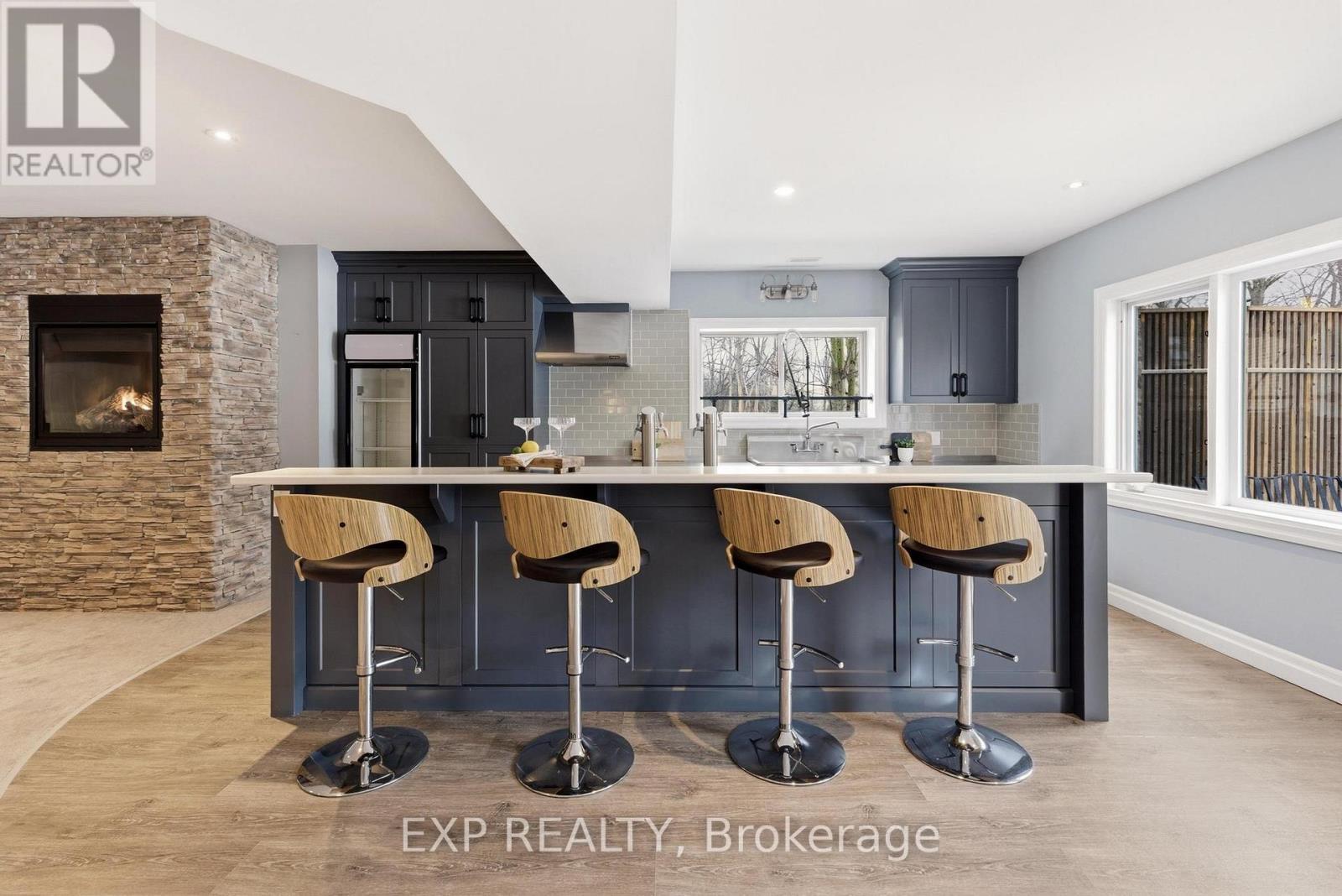 46 WOODSIDE DRIVE - 38