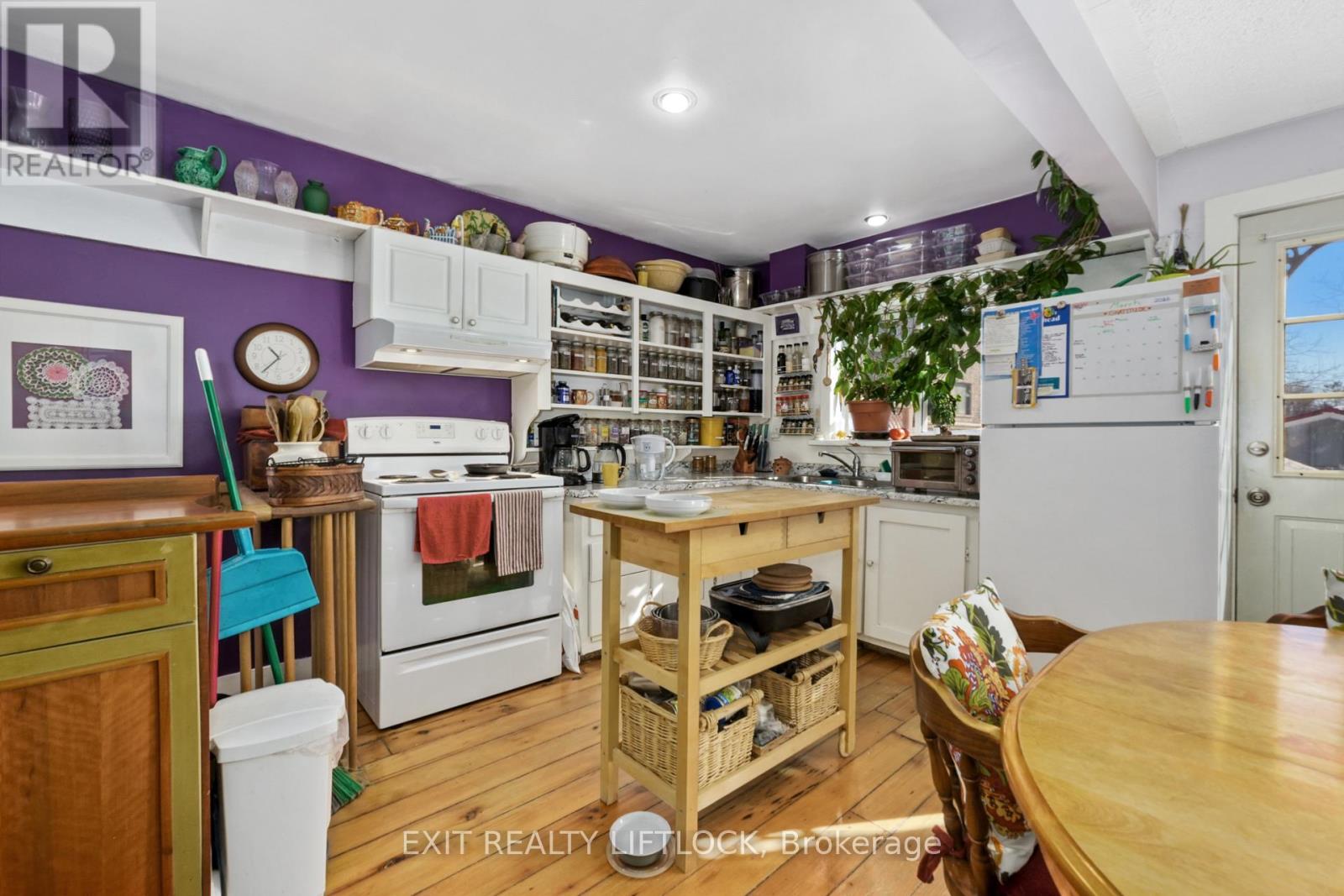 834 WATER STREET,Peterborough (Northcrest Ward 5),,