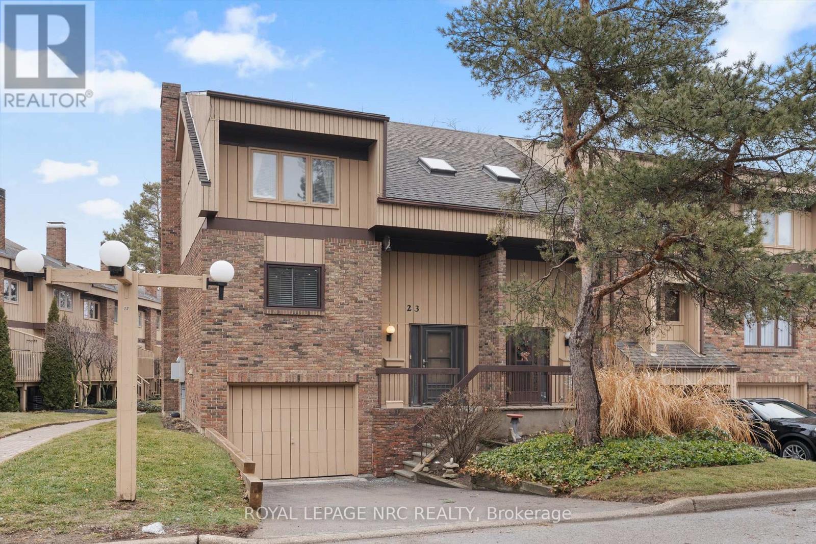 23 - 178 SCOTT STREET