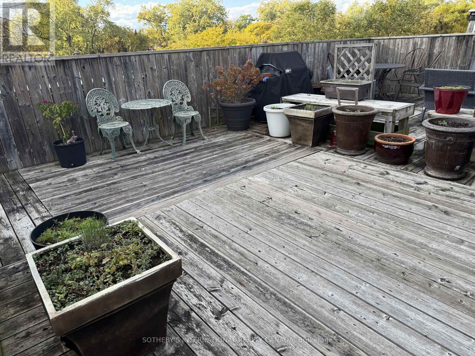 #202 8 HAWTHORN AVENUE - 27