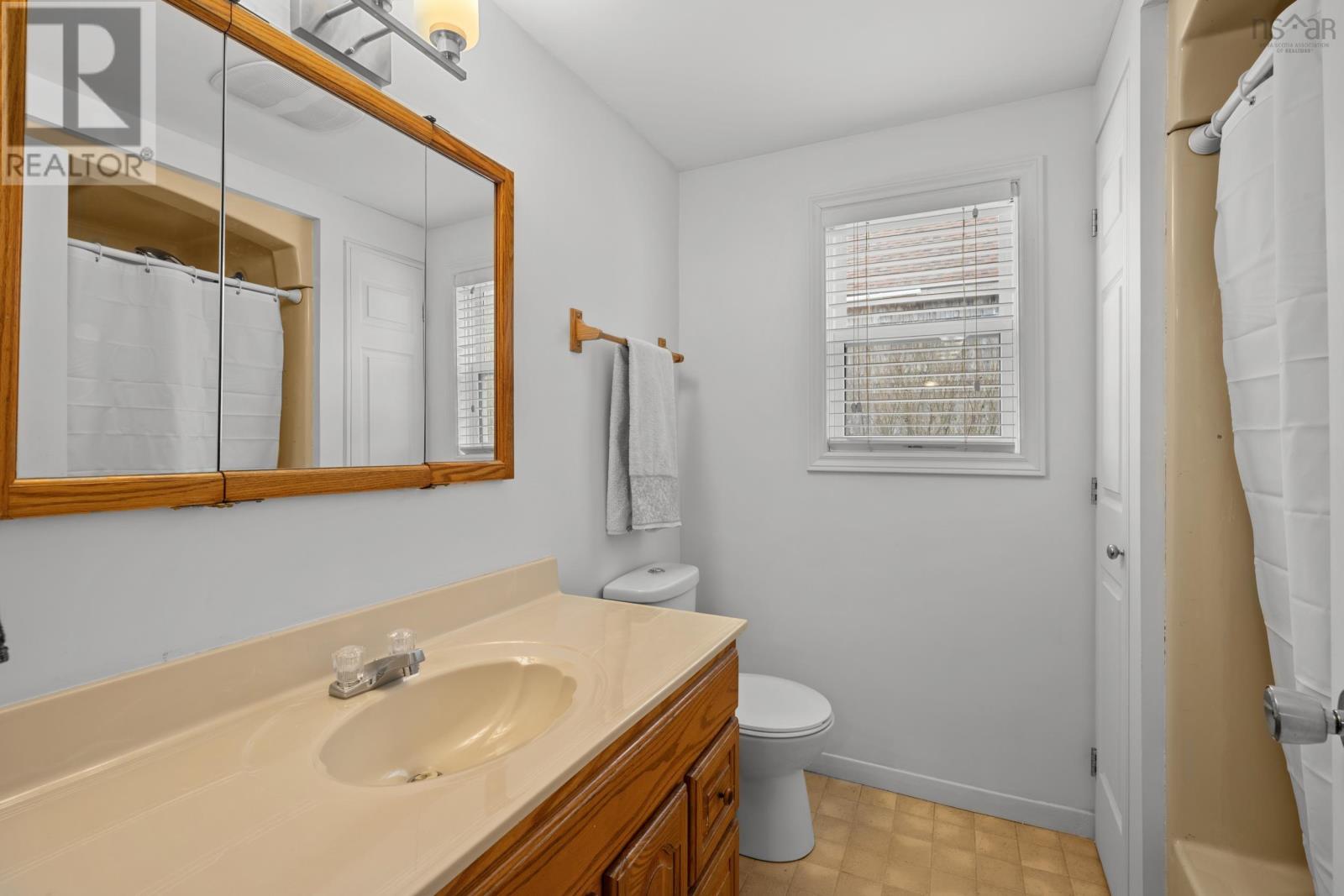 Property 25 of 48 of 121 School Avenue