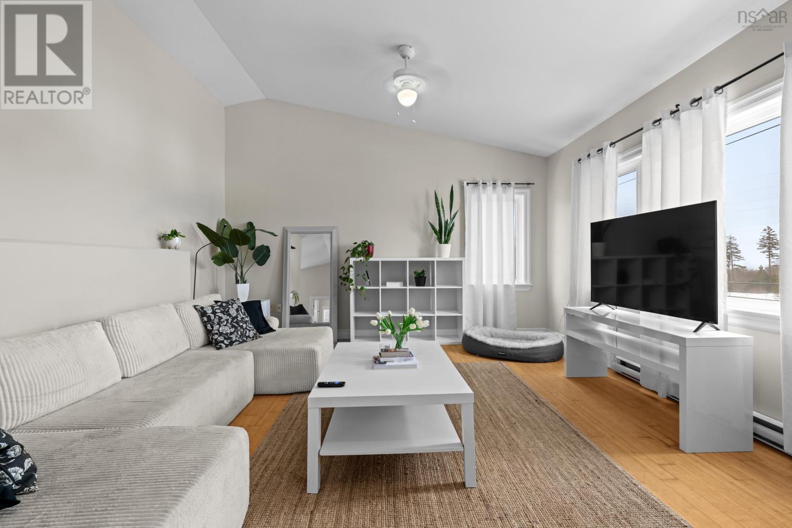 Property 38 of 48 of 121 School Avenue