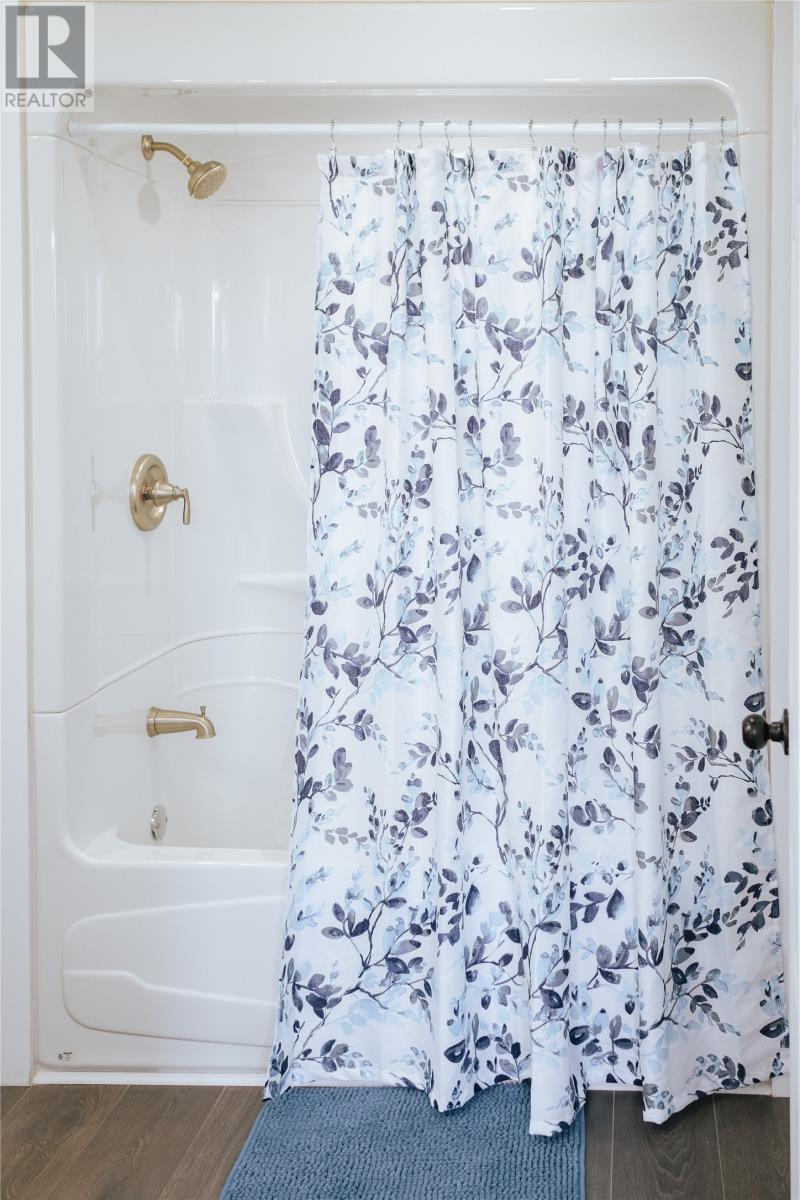 3 RODGER'S ROAD - 15