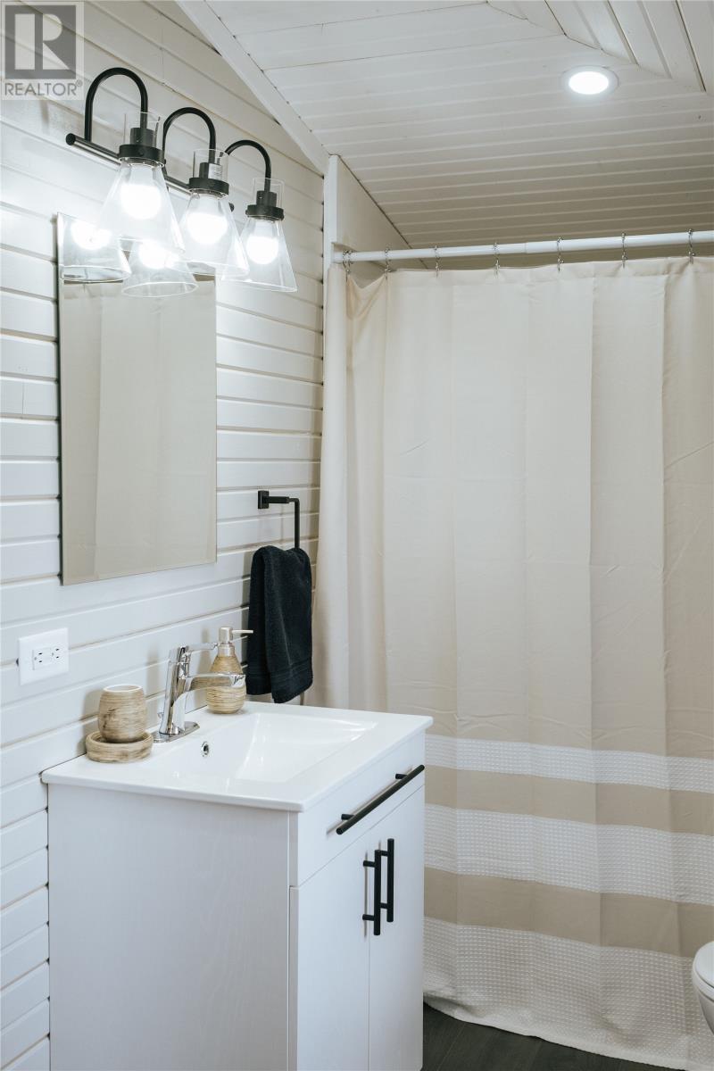 3 RODGER'S ROAD - 28