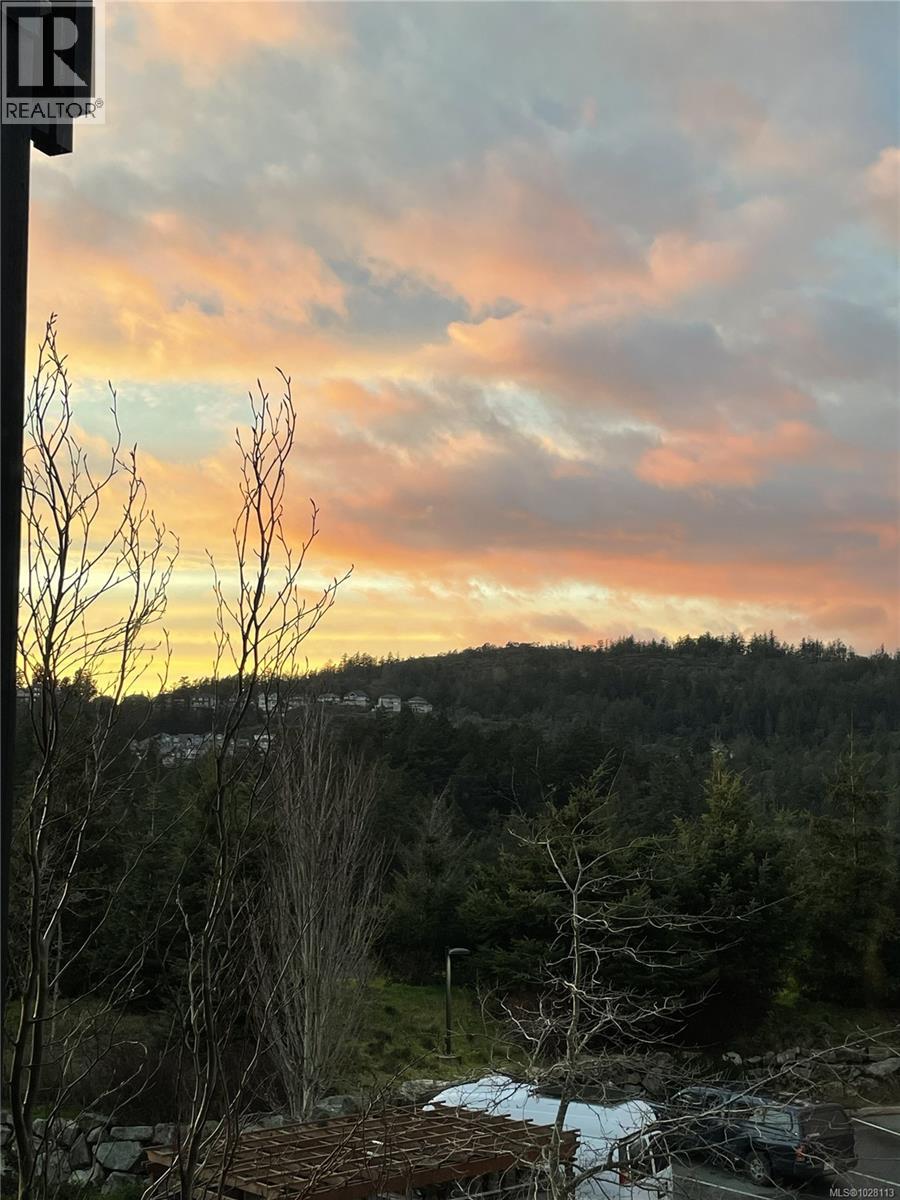 308 286 Wilfert Rd, View Royal