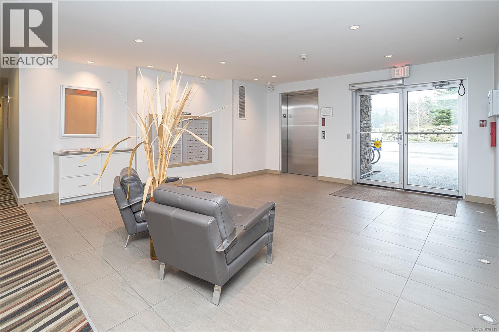 #308 286 Wilfert Rd - 4