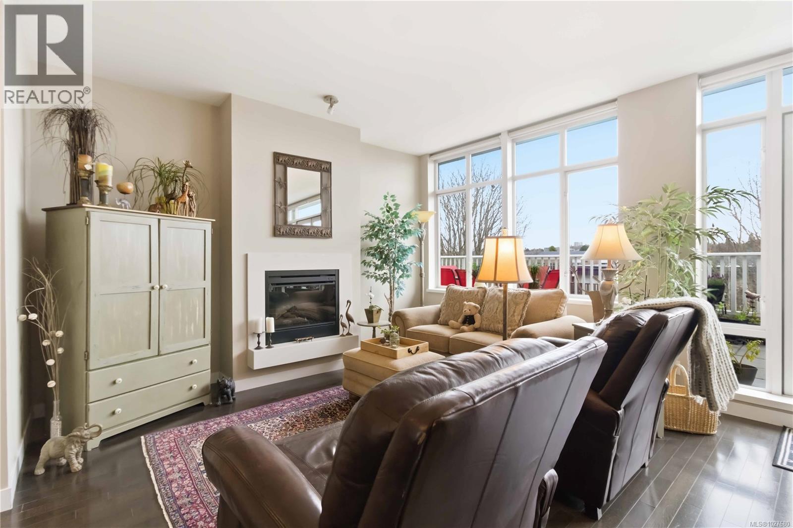 #508 999 BURDETT AVE - 15