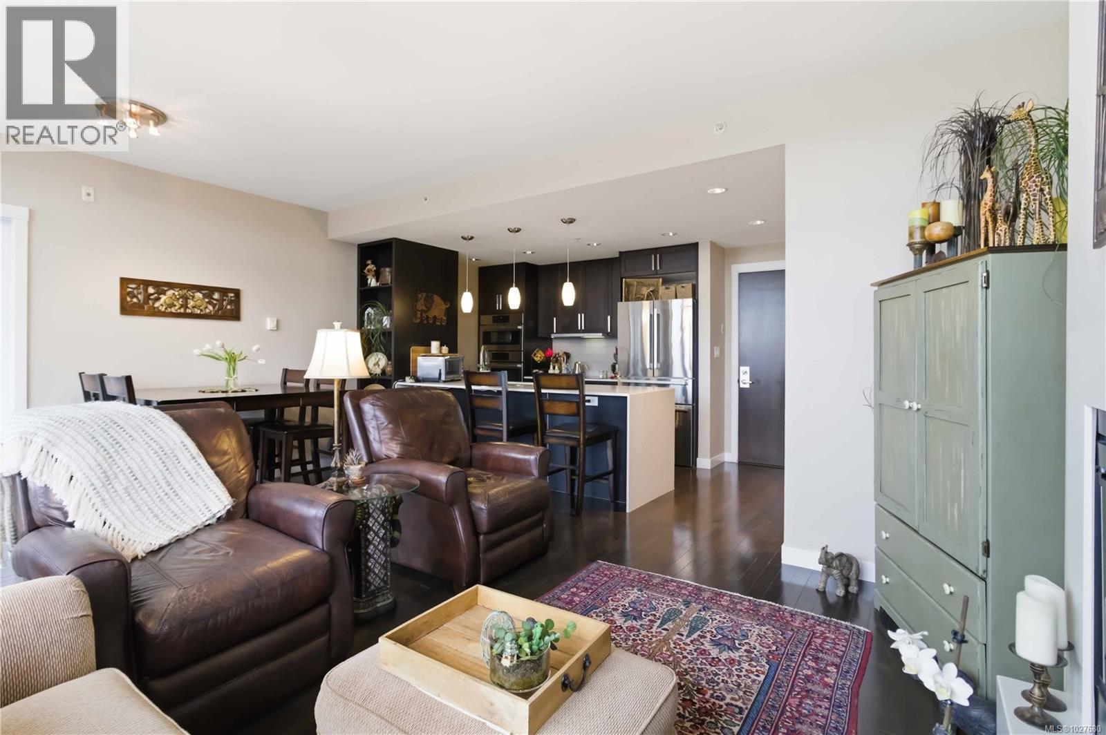 #508 999 BURDETT AVE - 17